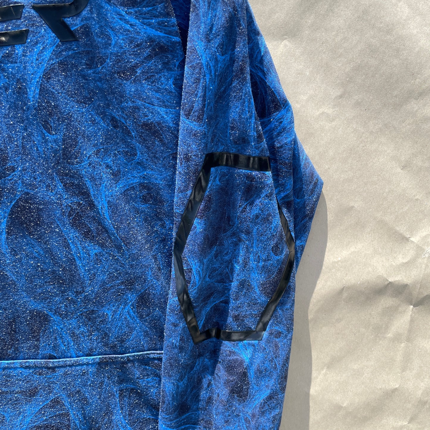 Blå Spyder Hoodie Med Grafisk Mønster