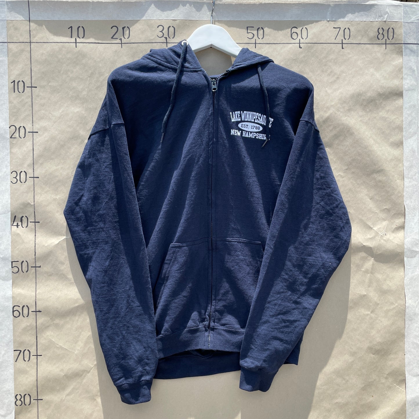 Marineblå Zip Hoodie Med Vintage Lake Winnipesaukee Print