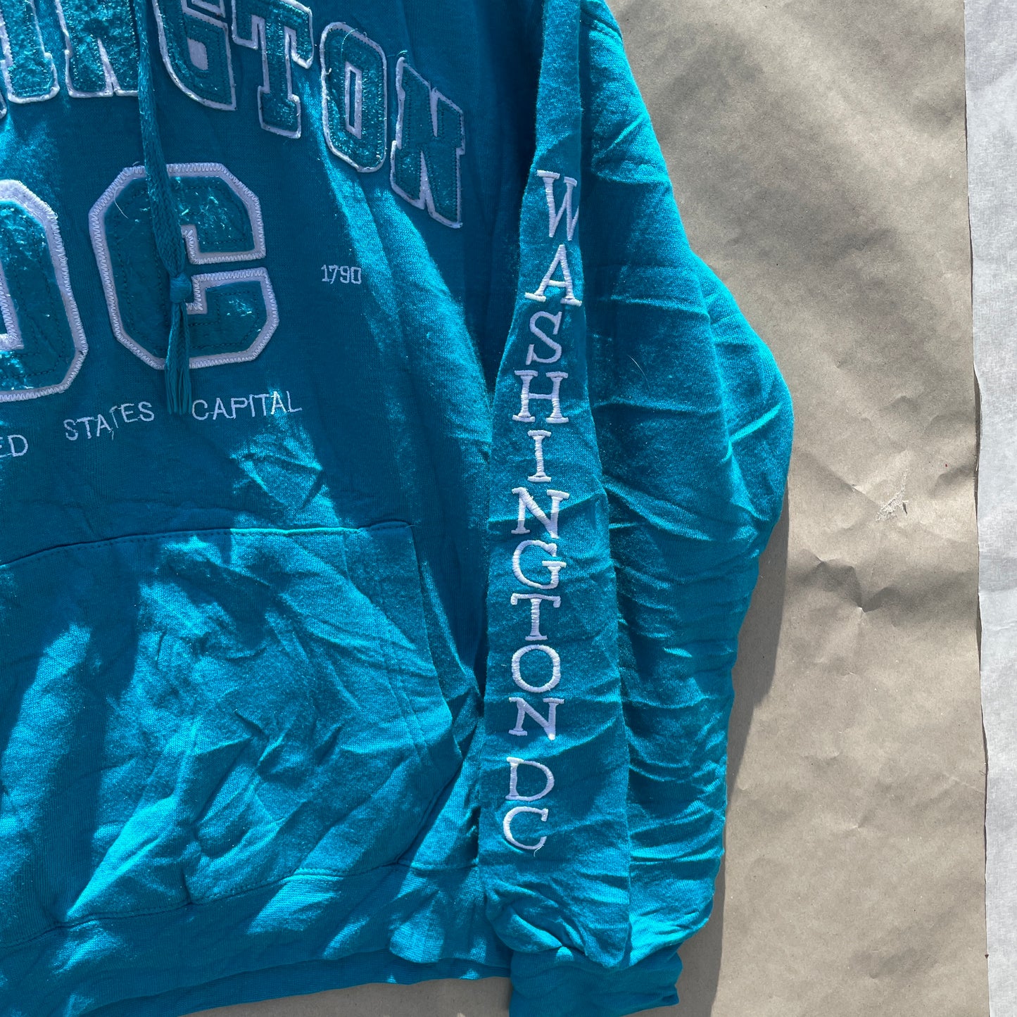 Turkis Vintage Washington DC Hoodie Med Print På Ærmet