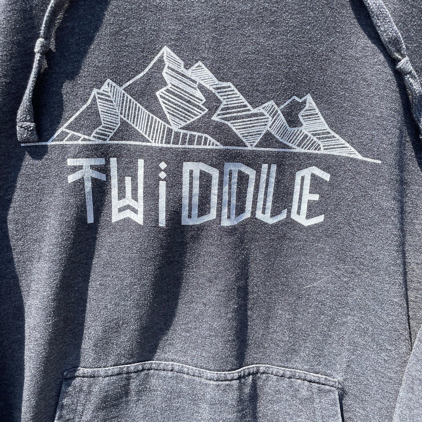 Mørkegrå Twiddle Hoodie Med Bjergmotiv