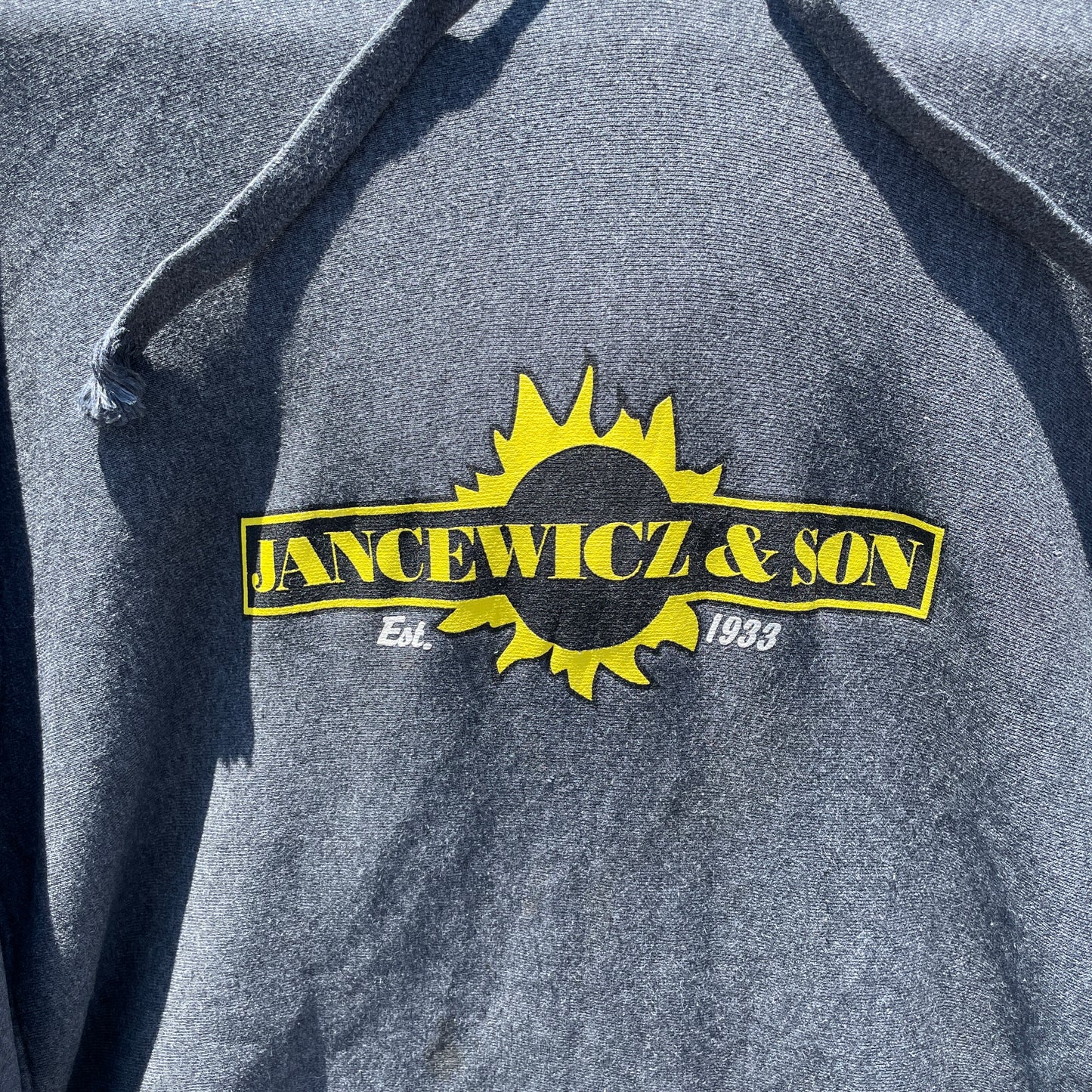 Mørkegrå Vintage Jancewicz & Son Hoodie Med Gul Print