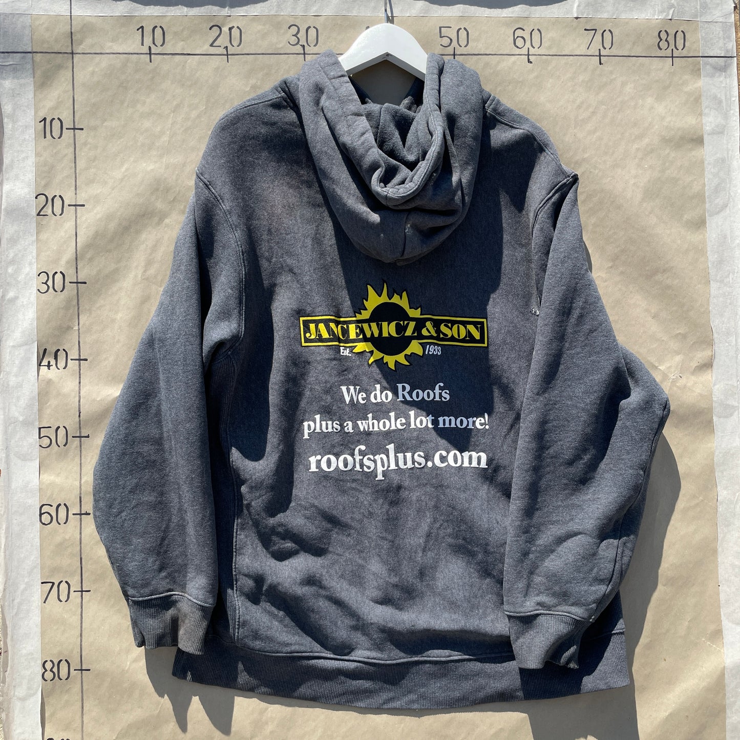 Mørkegrå Vintage Jancewicz & Son Hoodie Med Gul Print