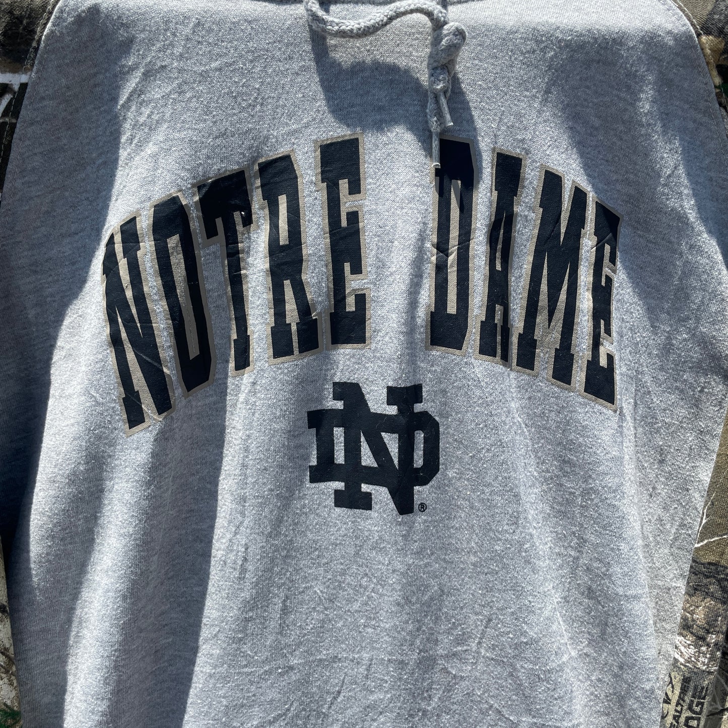 Grå Camo Vintage Notre Dame Hoodie Med Print