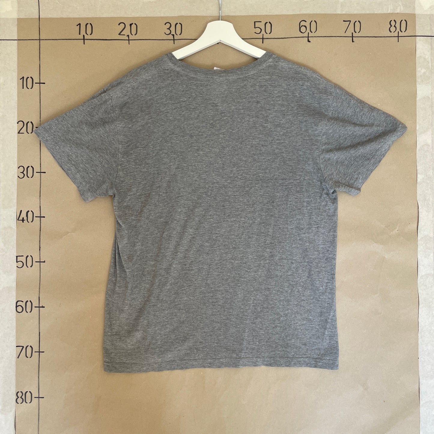 Grå Vintage Artstyle T-Shirt