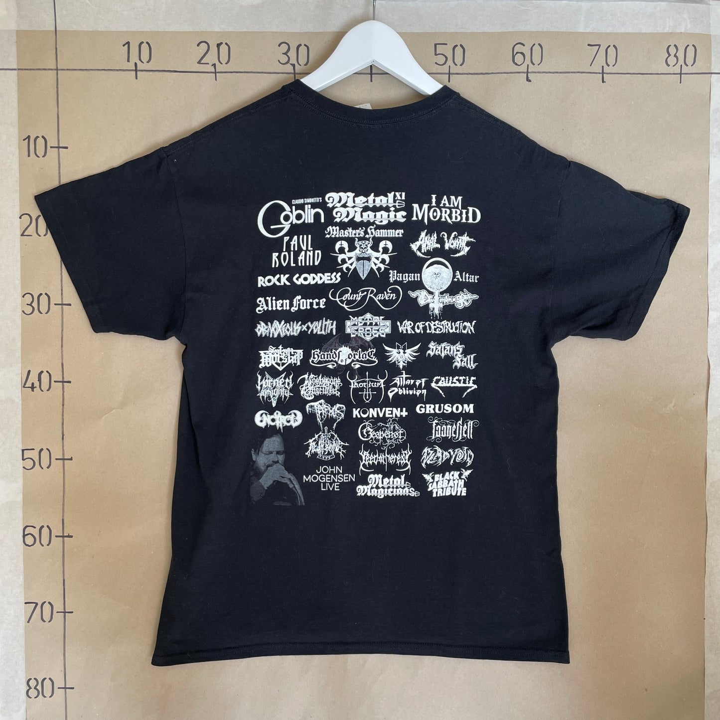 Sort Metal Magic Festival T-Shirt Med Gul Grafik