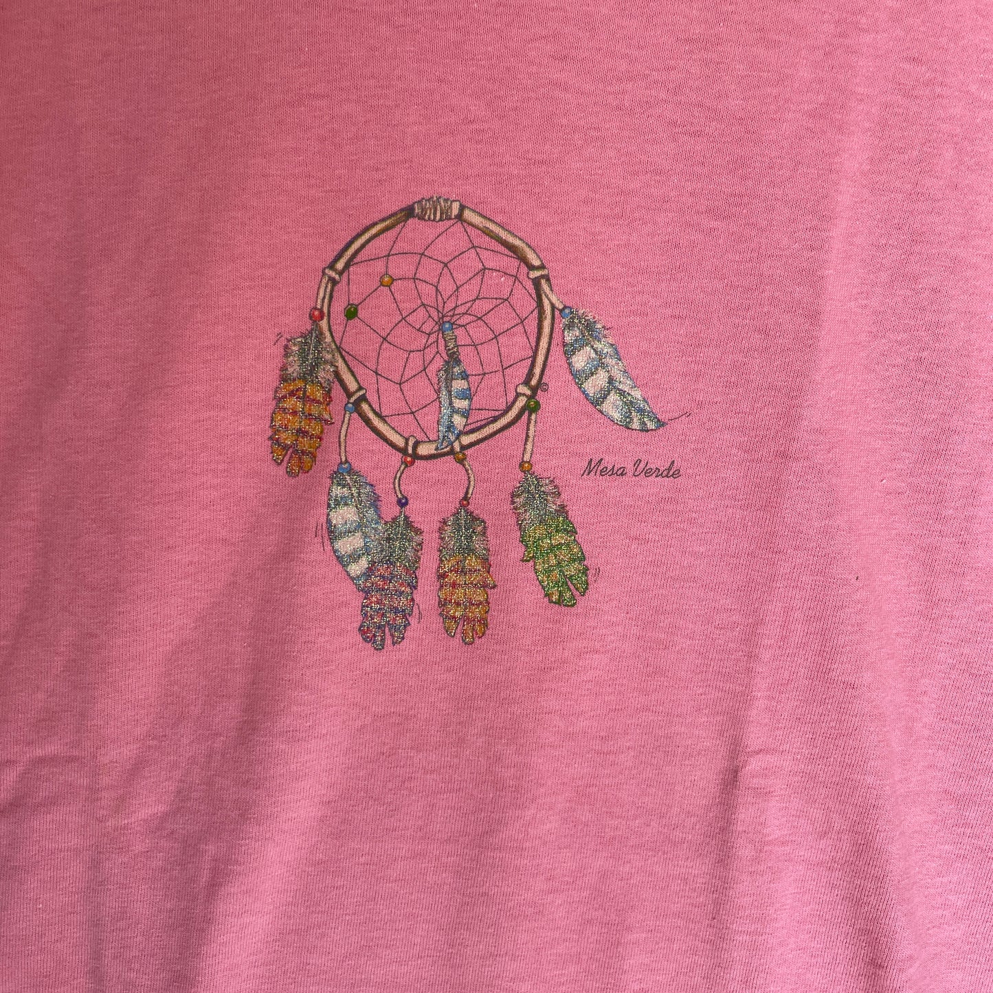 Pink Mesa Verde T-Shirt Med Drømmefanger Grafik
