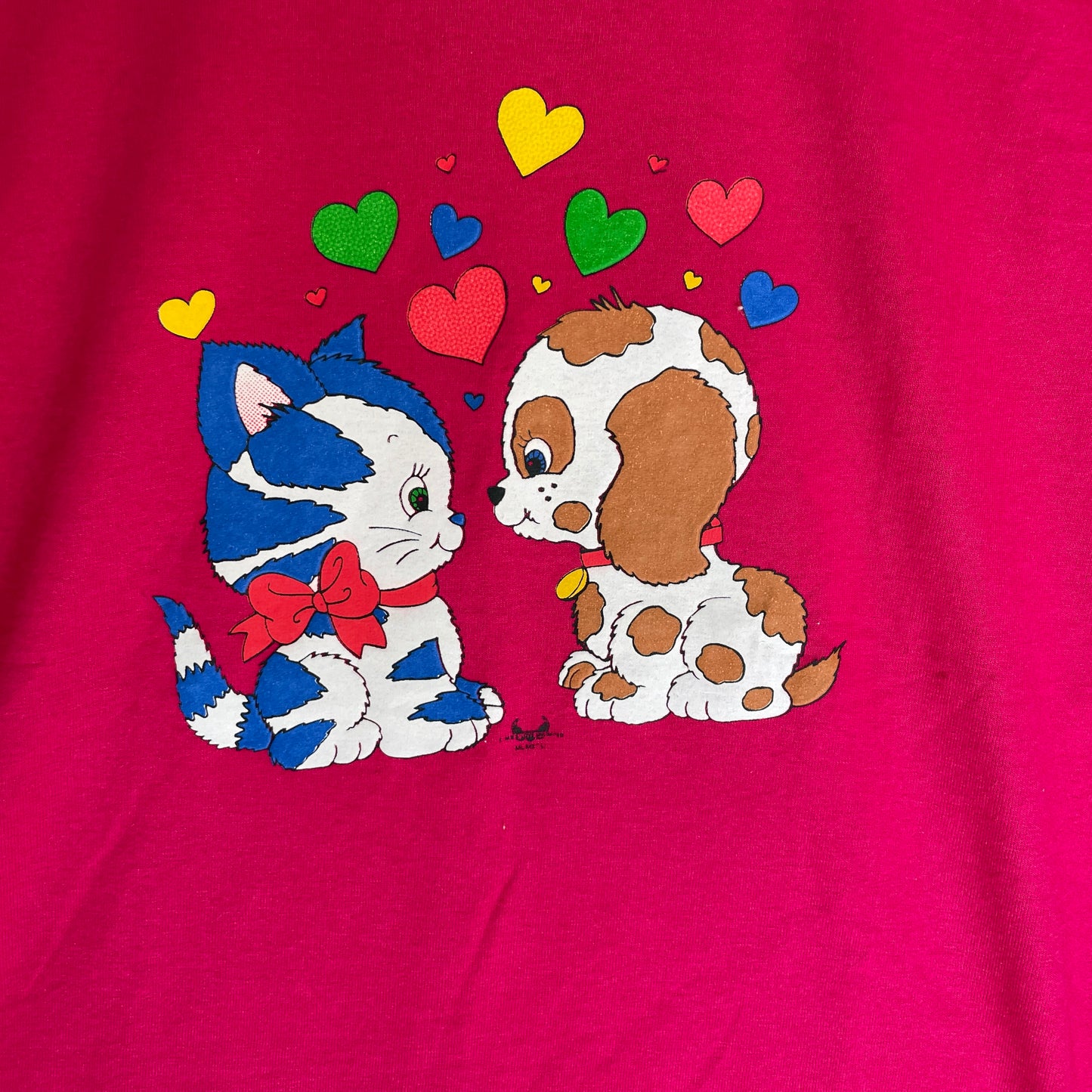 Pink Vintage T-Shirt Med Tegneserie Hund Og Kat – Sød Vintage Stil