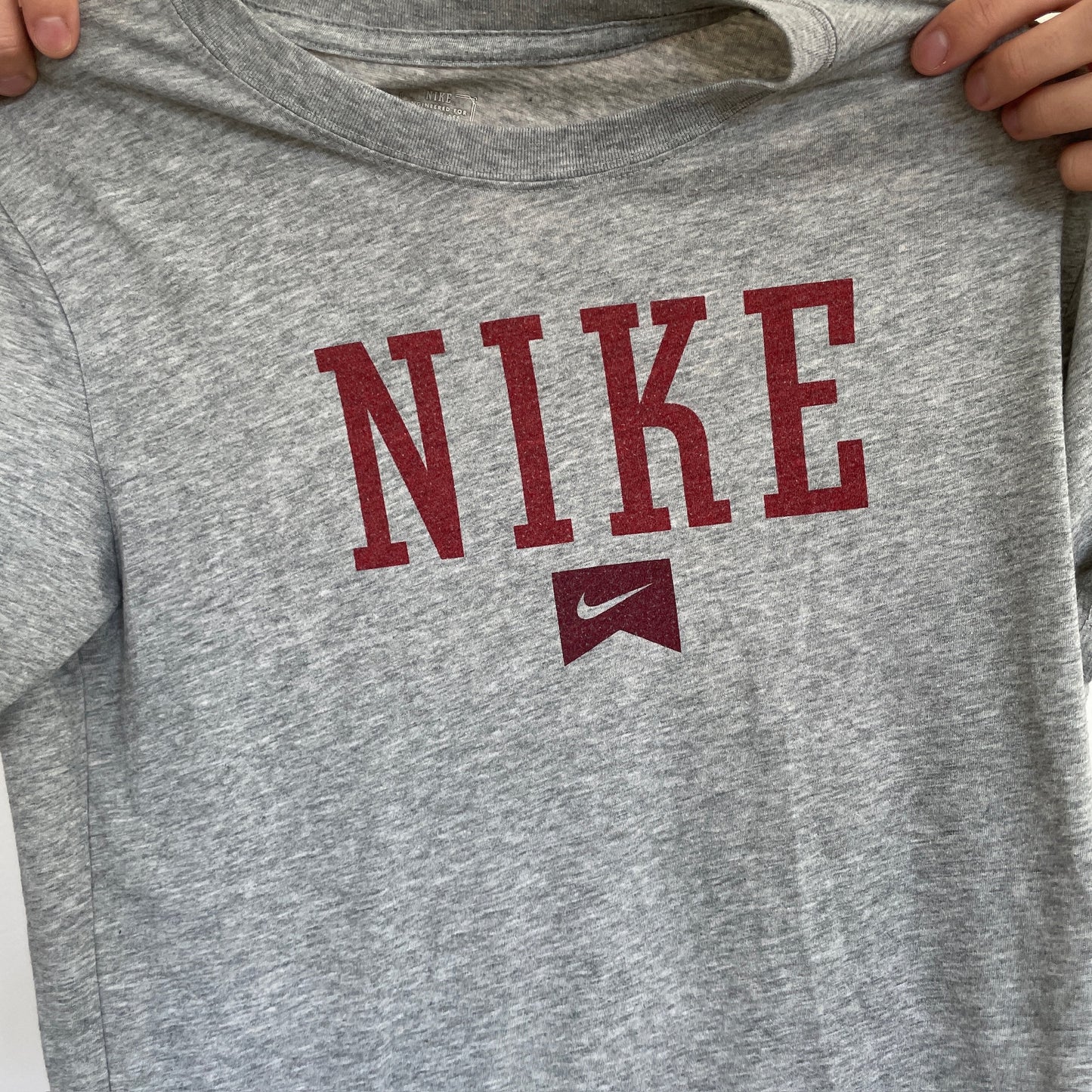 Grå Nike T-Shirt