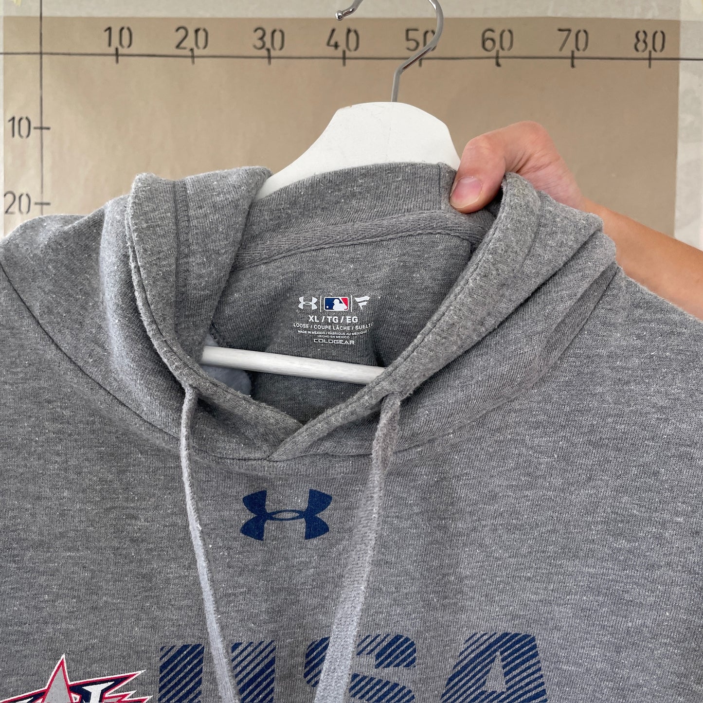 Grå Under Armour Hoodie
