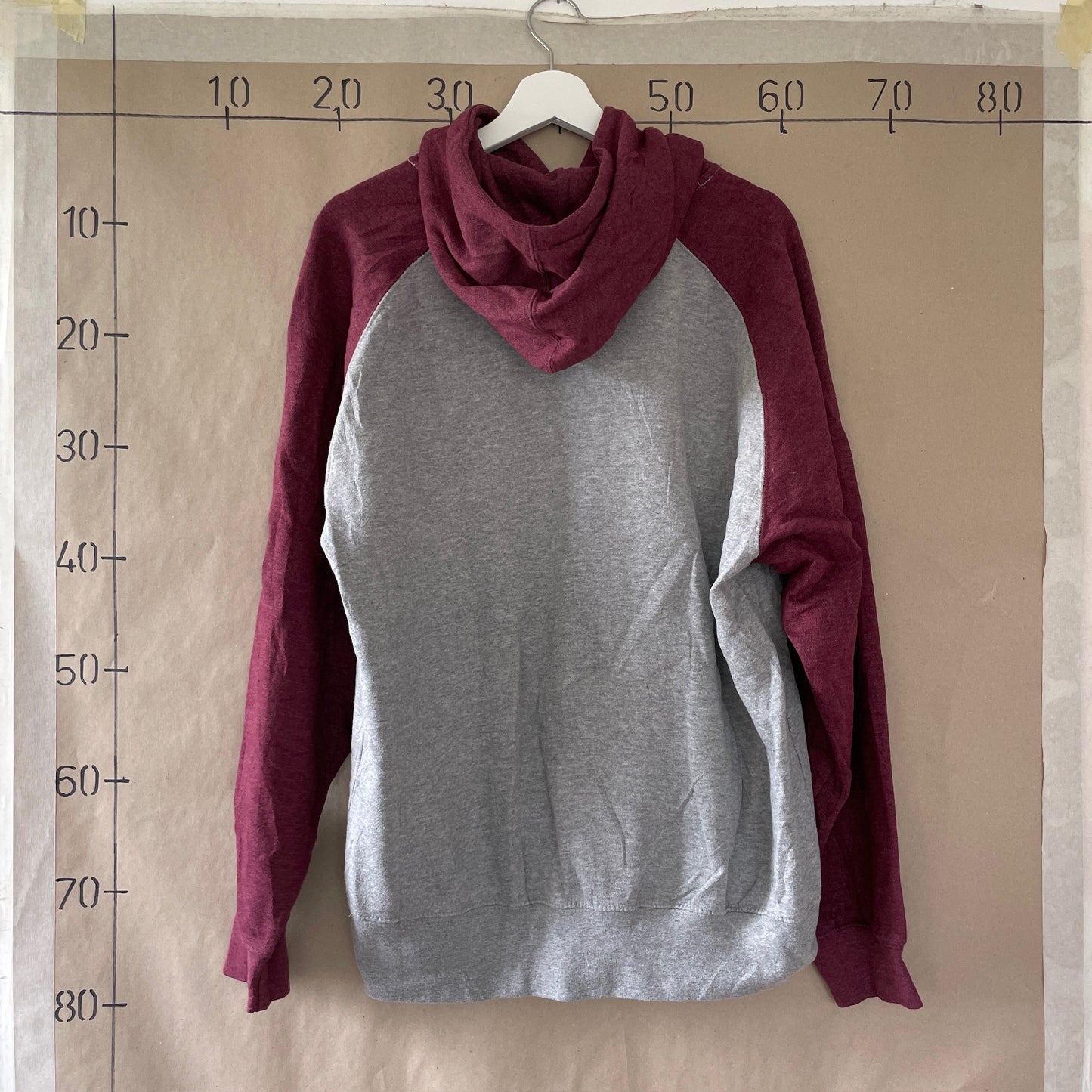 Grå & Bordeaux Rød Vintage Hoodie