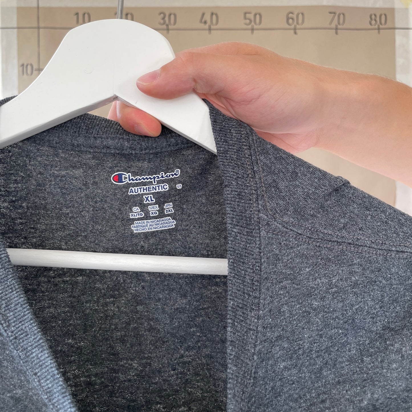 Grå & Rød Vintage "University" T-Shirt
