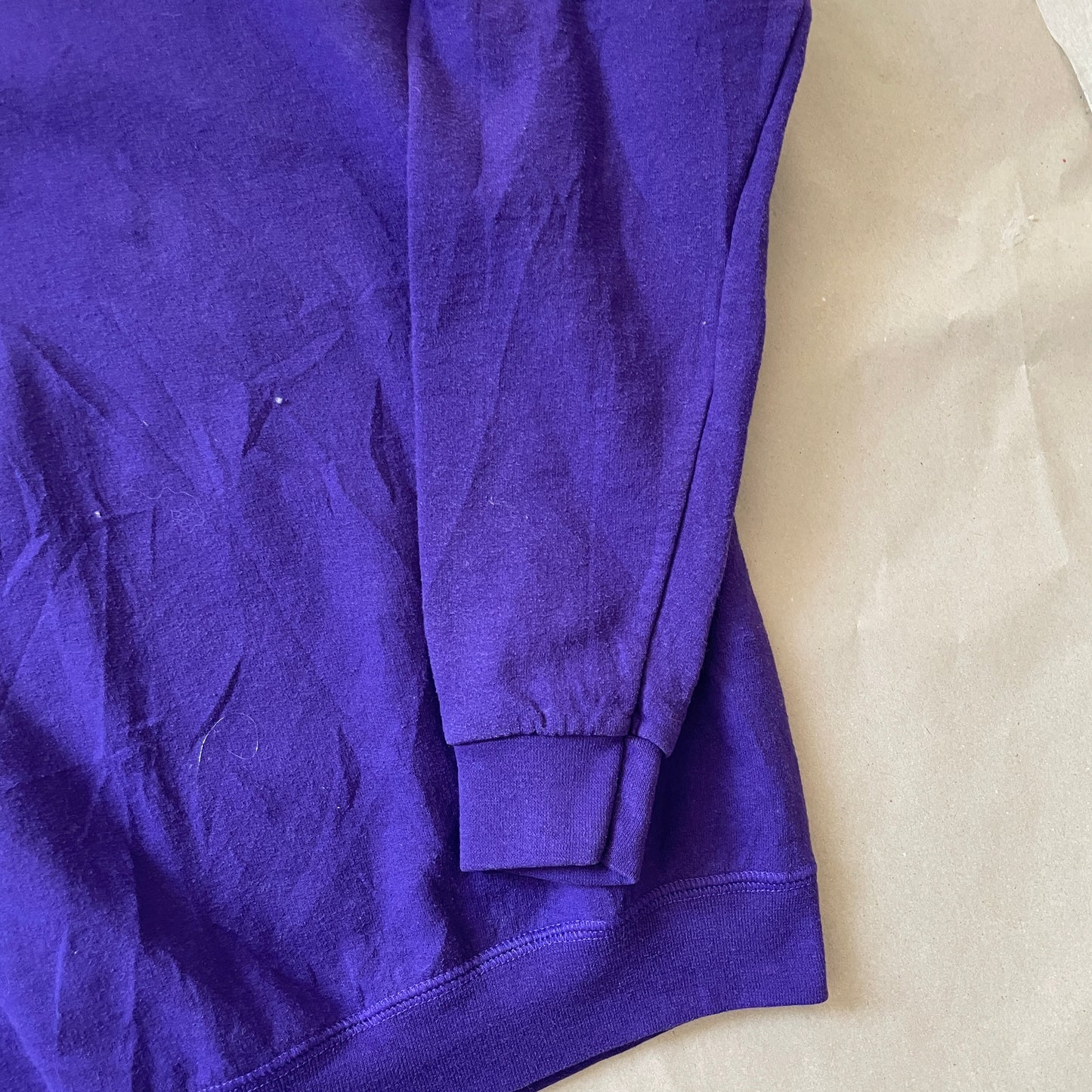 Lilla Vintage Gildan Sweatshirt