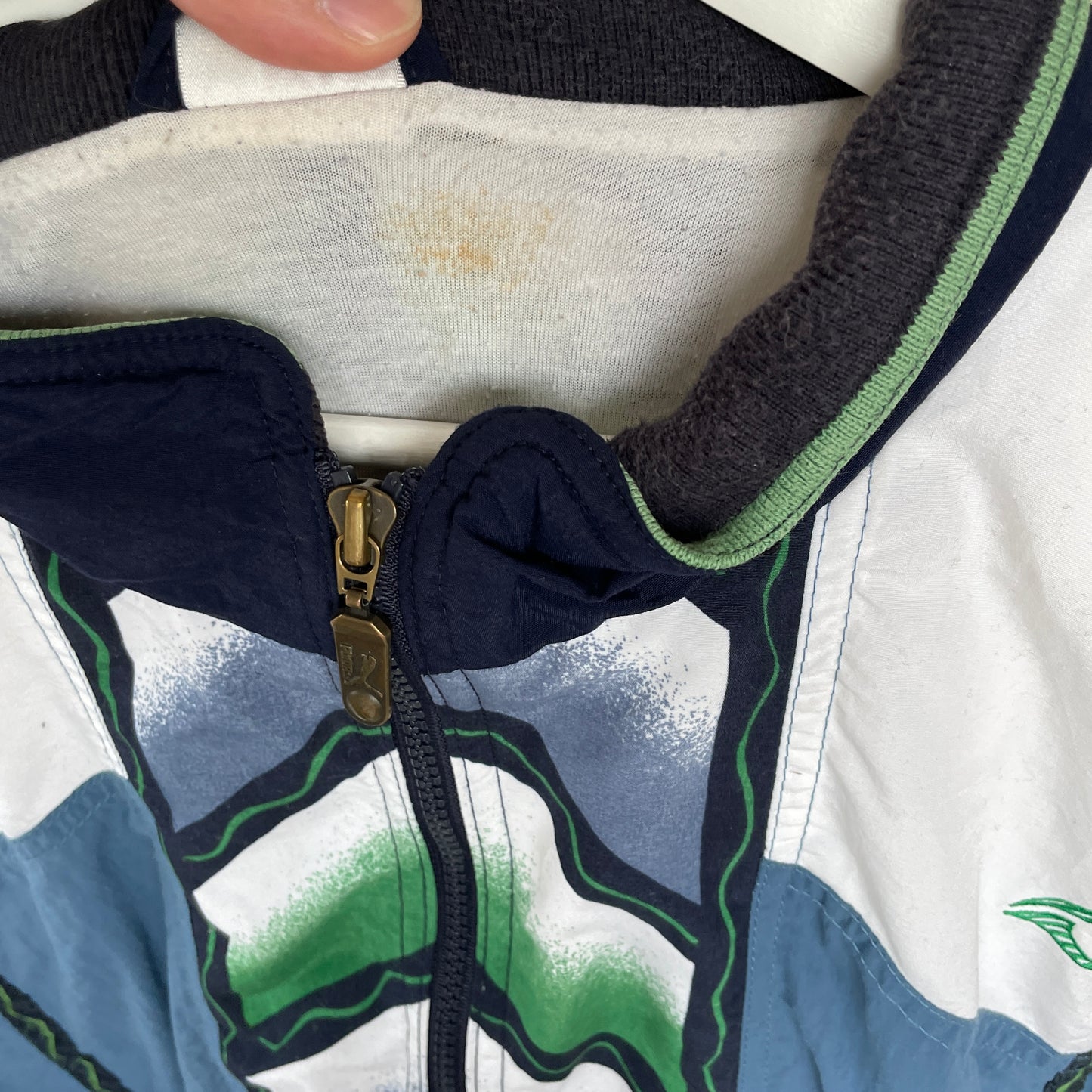 Hvid Og Blå Vintage Puma Track Jacket Med Grønne Detaljer