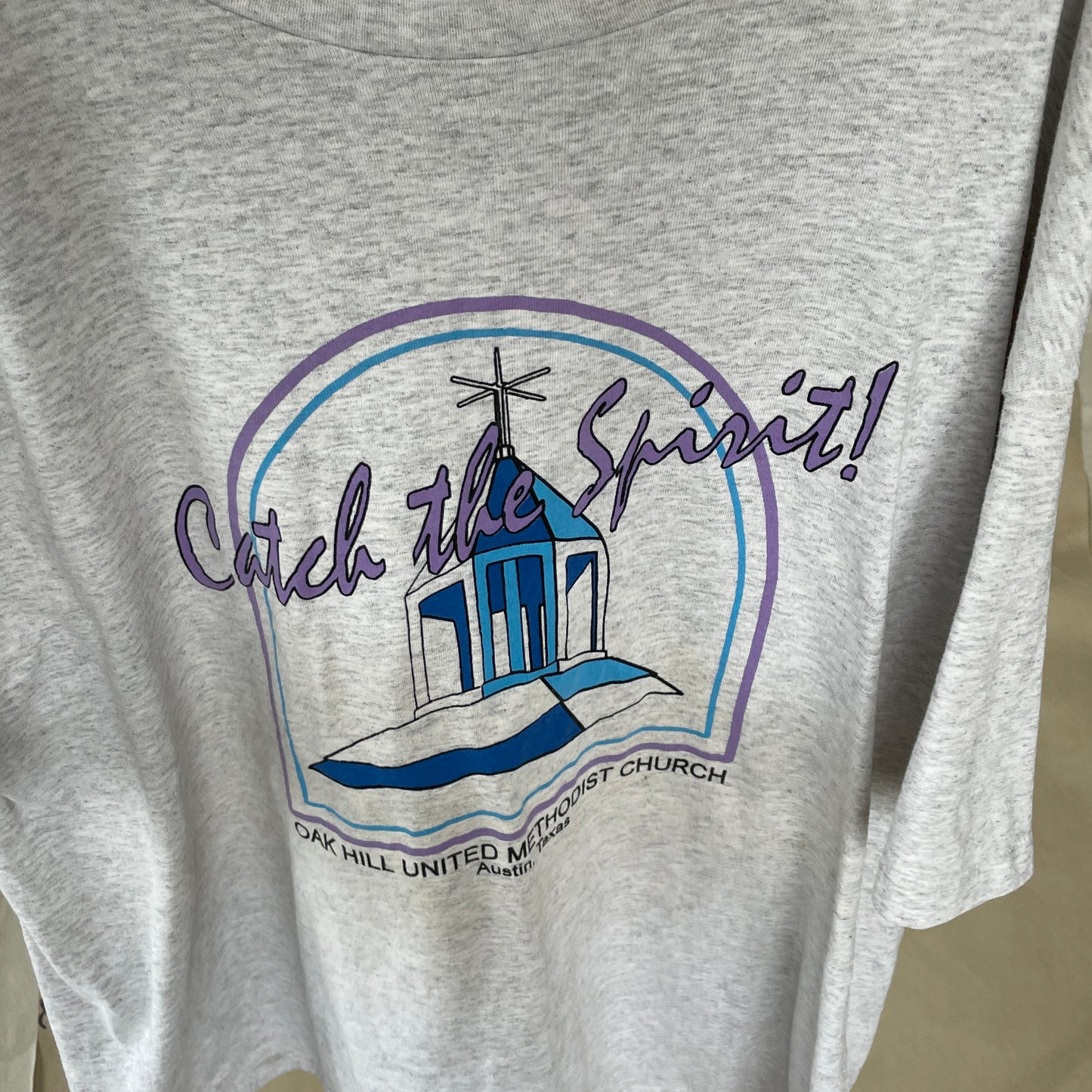 Grå Vintage T-shirt Med “Catch The Spirit!” Kirkeprint