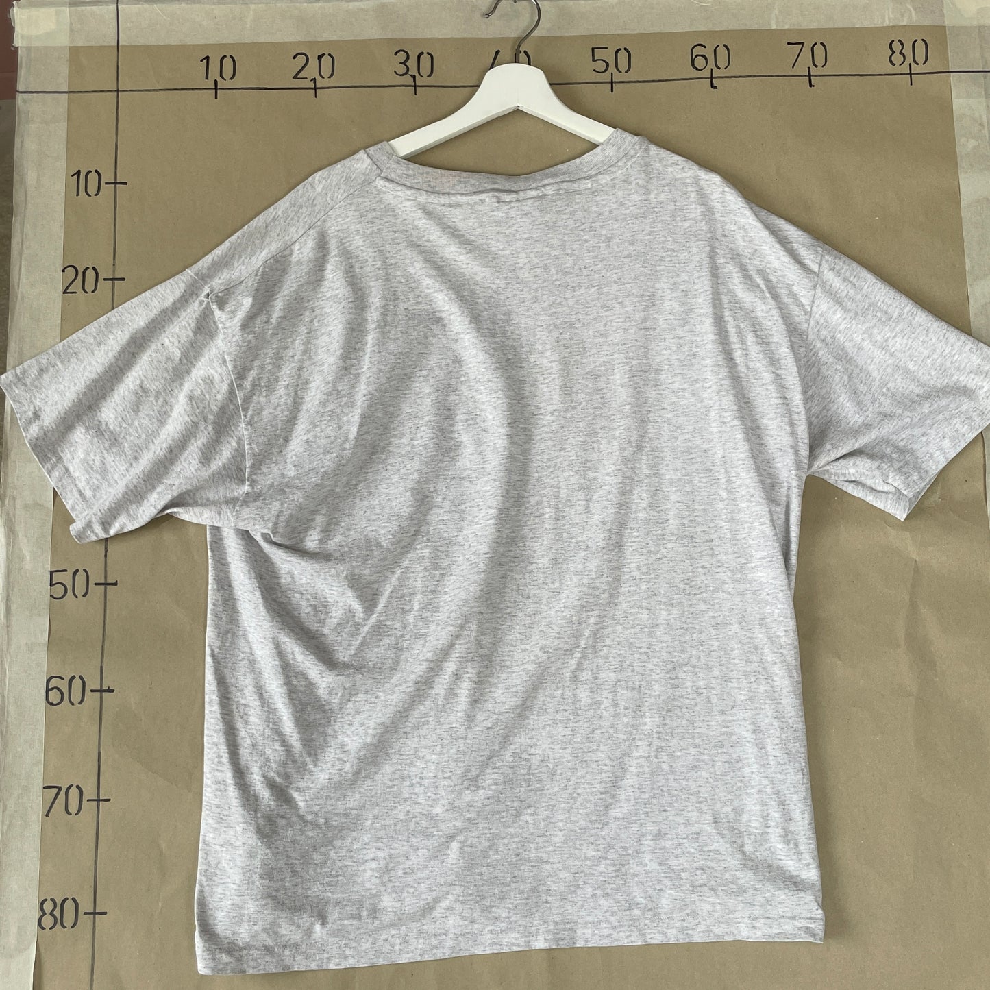 Grå Vintage T-shirt Med “Catch The Spirit!” Kirkeprint