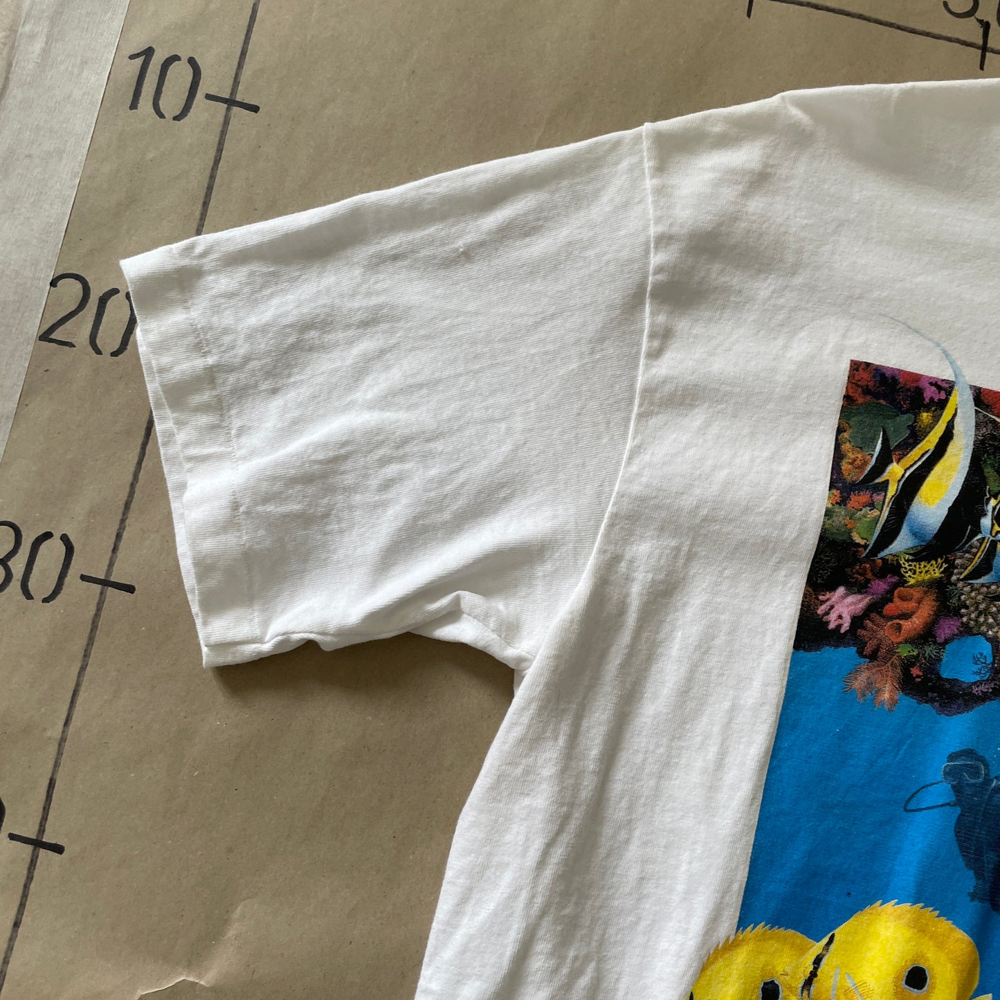 Scuba Key West T-Shirt Med Farverigt Dykkerprint