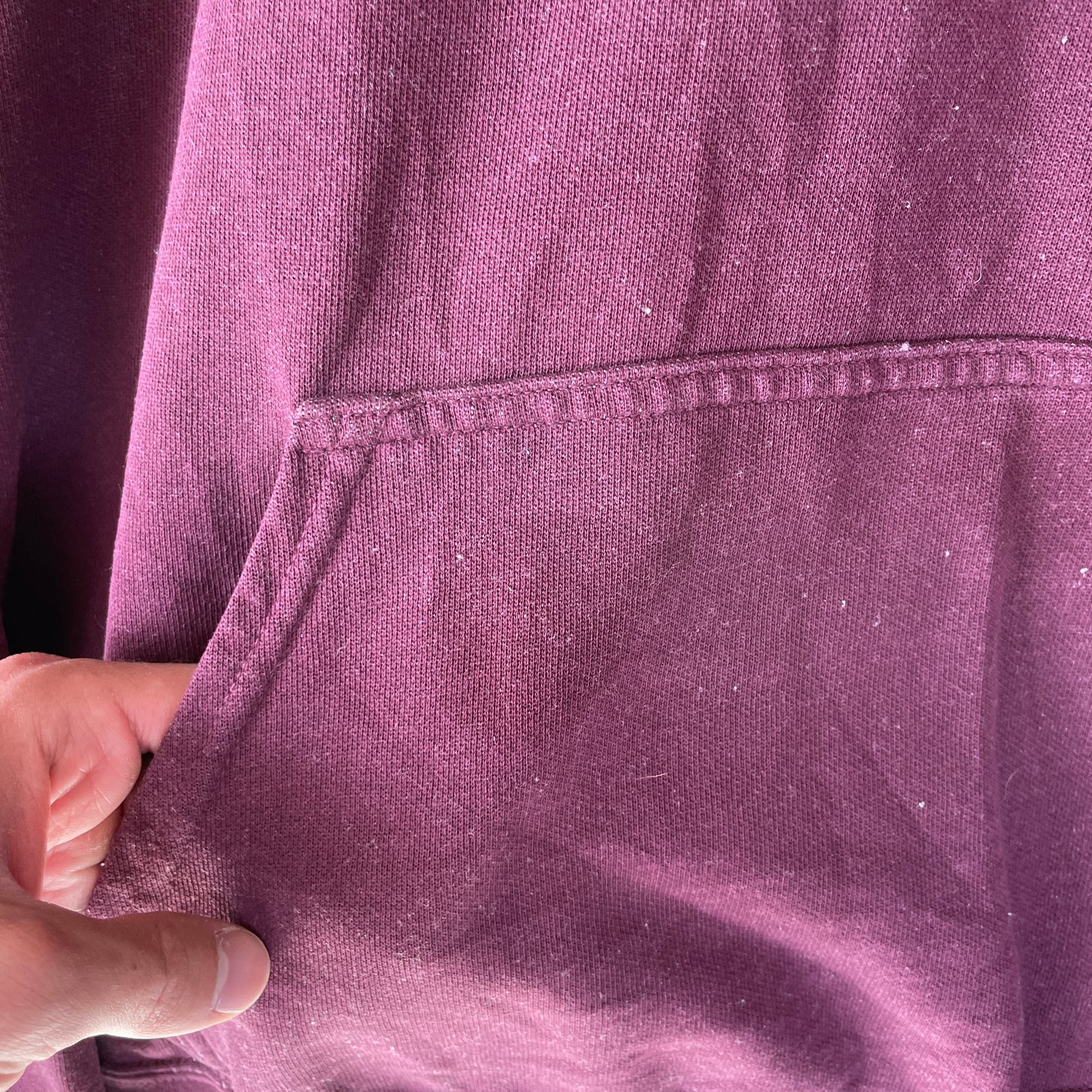 Bordeaux Comfort Colors Hoodie Med Fisketryk – The Black Bass