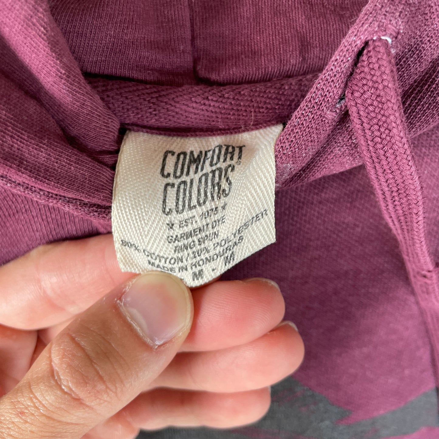 Bordeaux Comfort Colors Hoodie Med Fisketryk – The Black Bass
