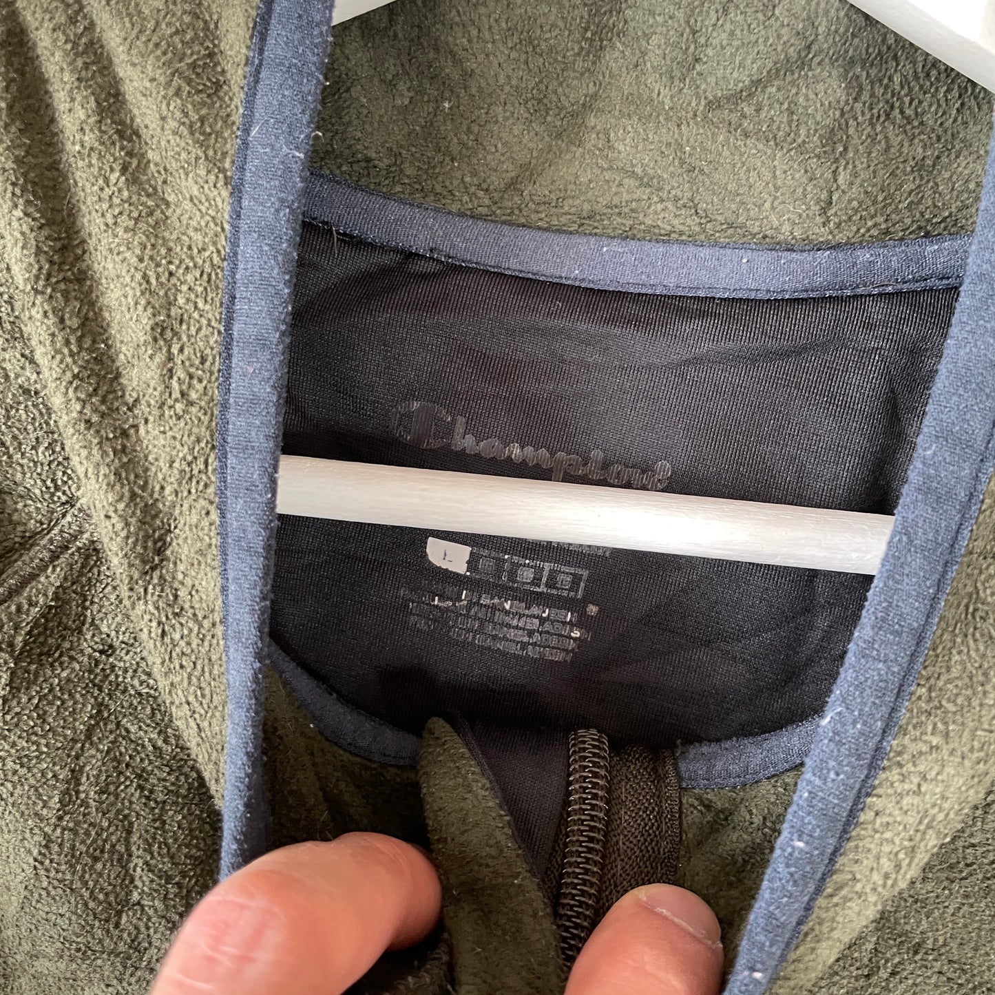 Armygrøn Champion Fleece Zip – Sporty Outdoor Look