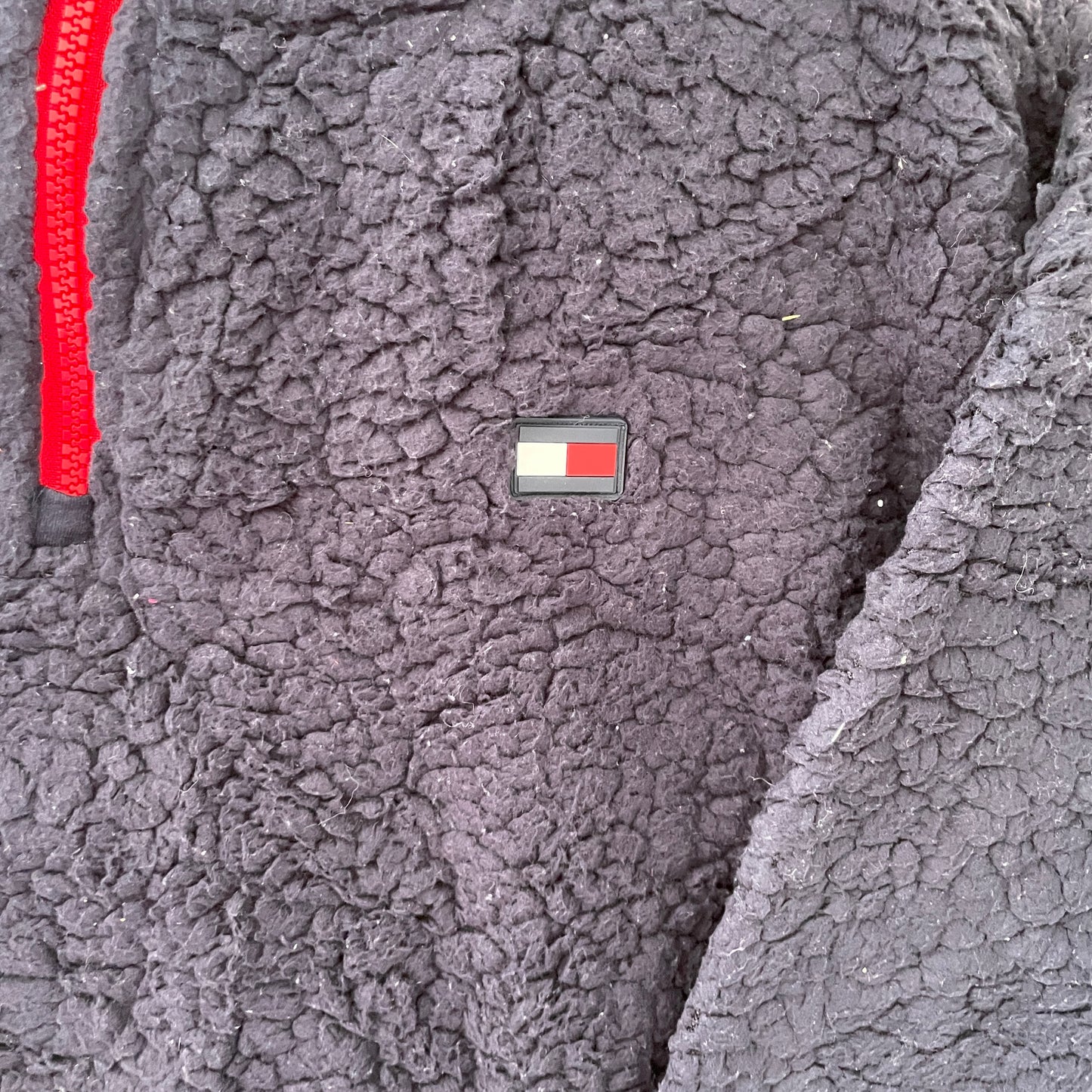 Marineblå Tommy Hilfiger Fleece Med Rød Lynlås