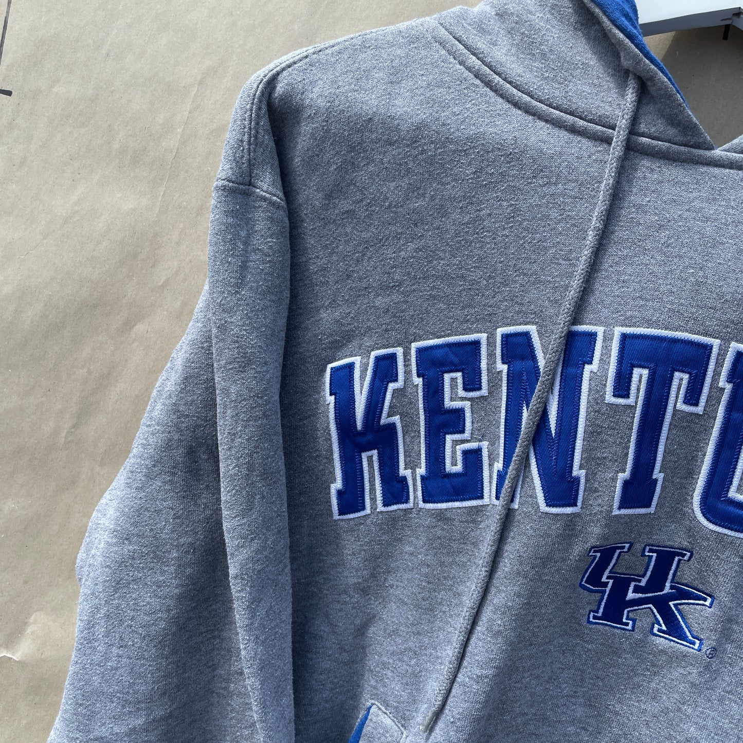 Grå Vintage Kentucky Hoodie Med Broderet Logo