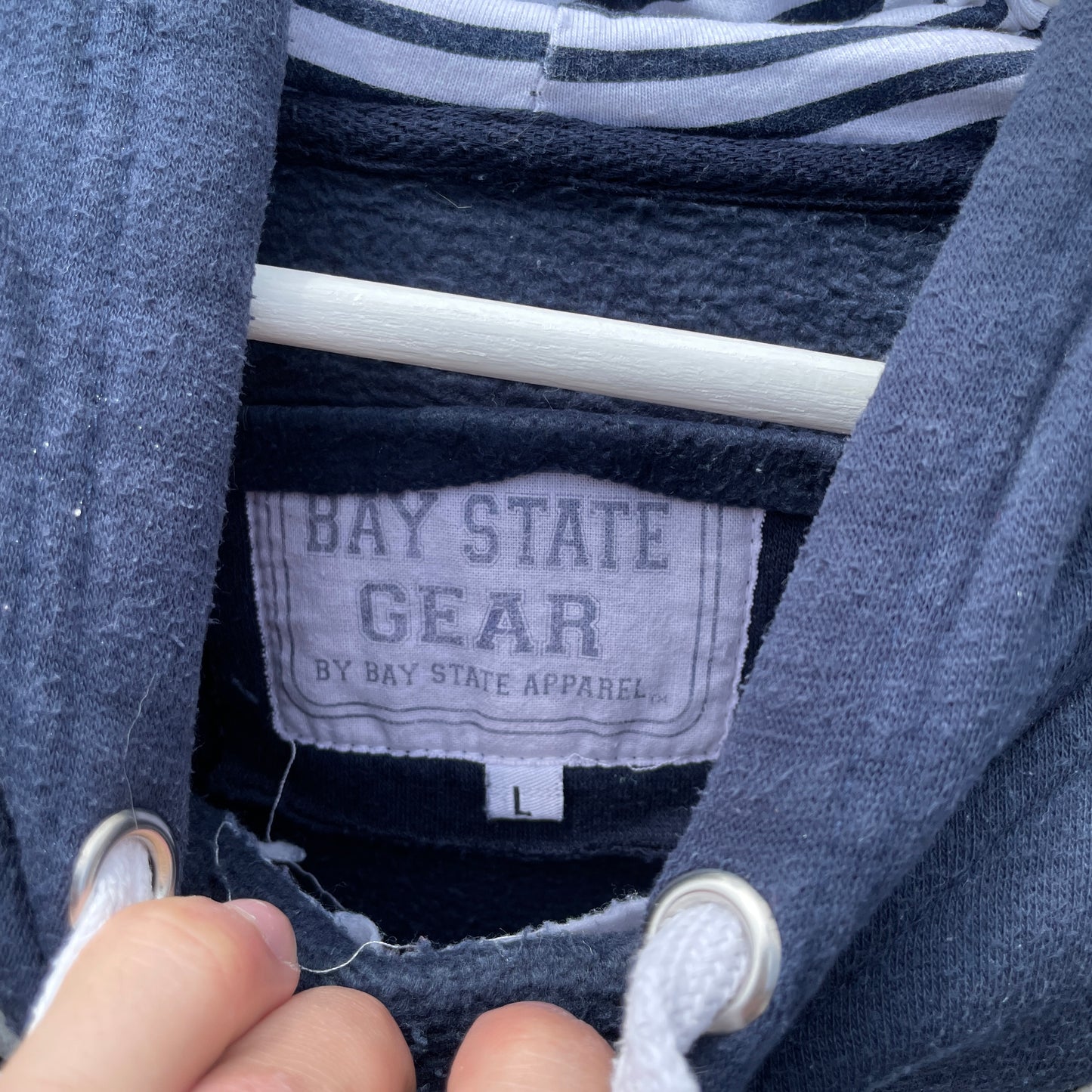 Mørkeblå Bar Harbor Hoodie Med Ankerbroderi Og Stribet Hættefor