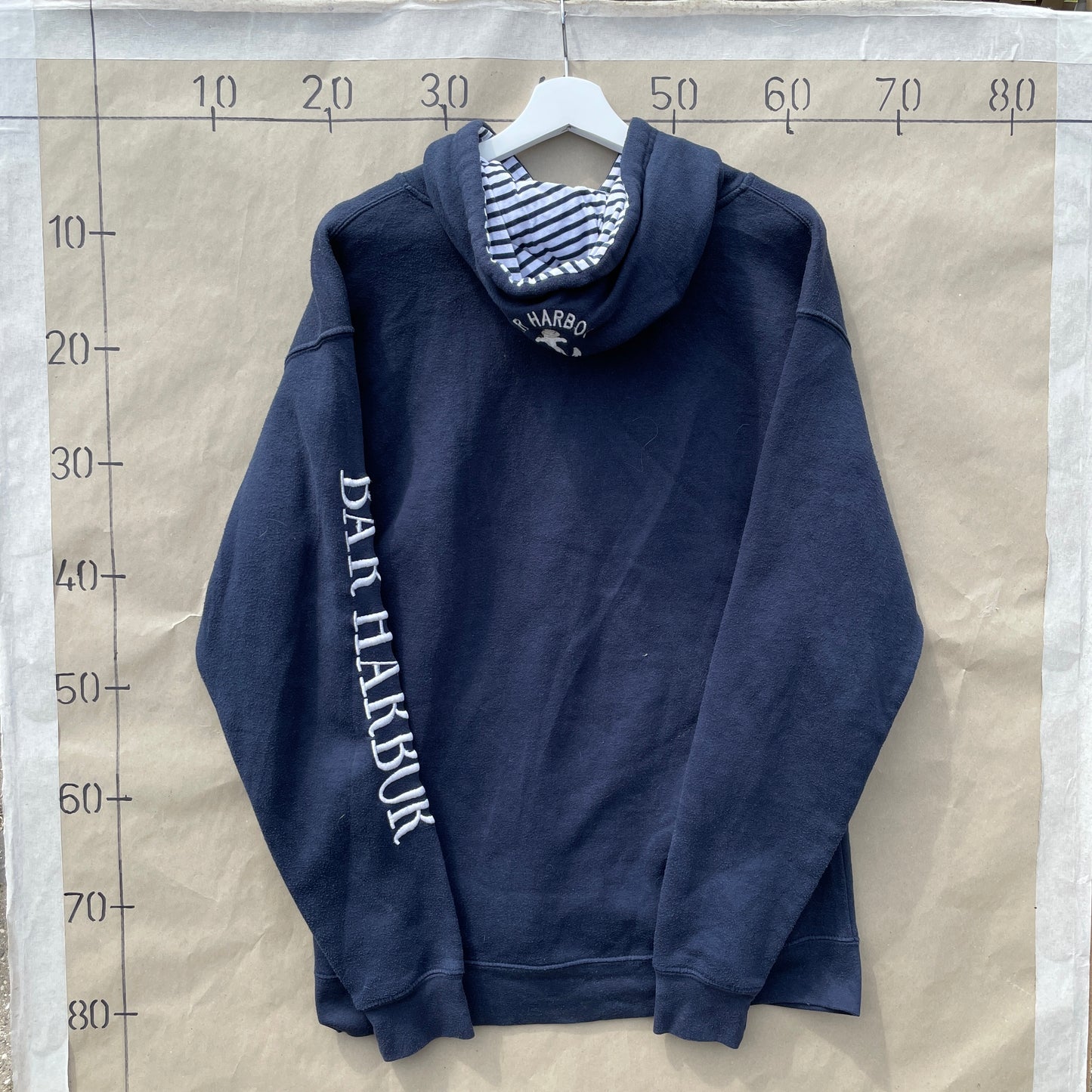 Mørkeblå Bar Harbor Hoodie Med Ankerbroderi Og Stribet Hættefor