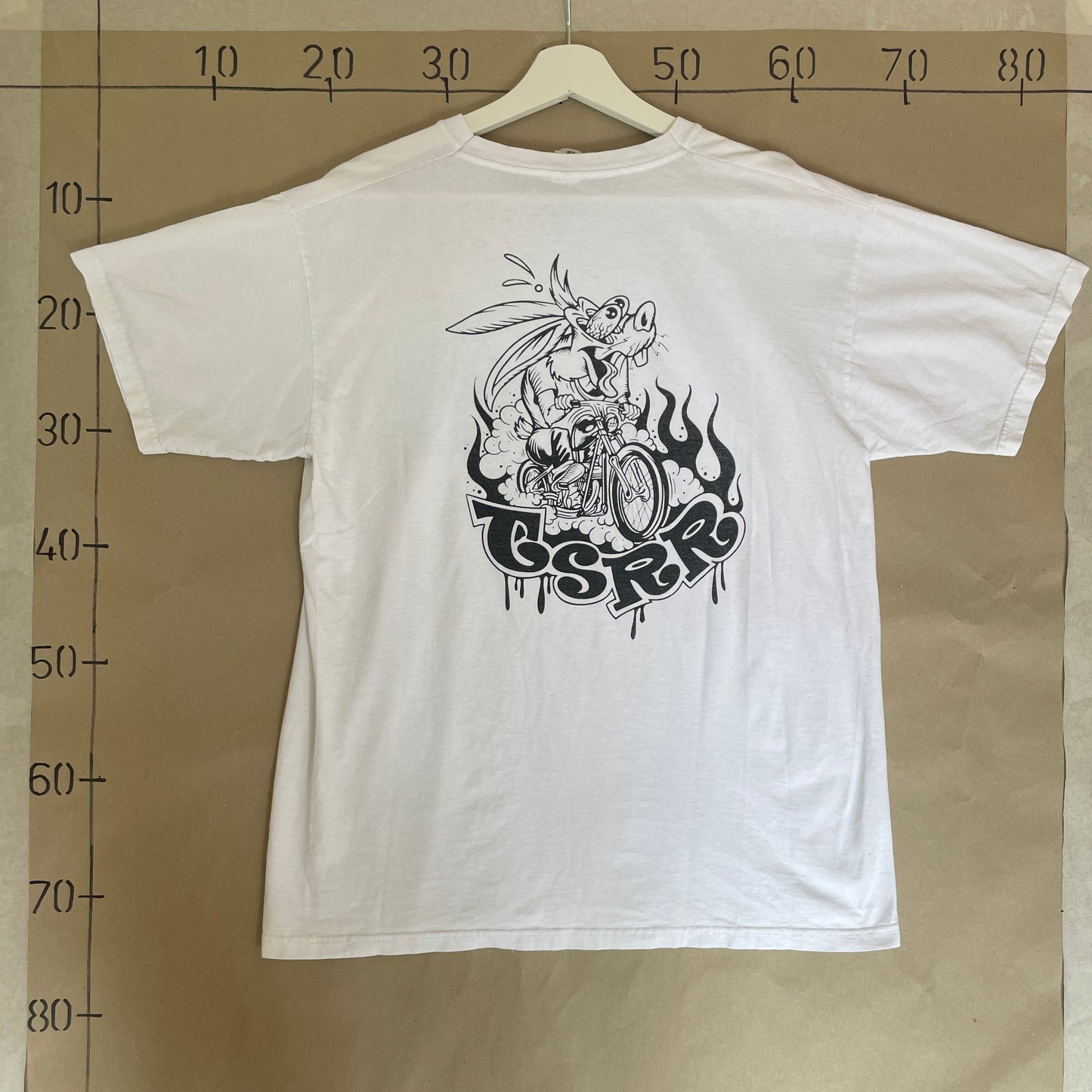 Hvid Vintage Kanin På Motorcykel T-Shirt