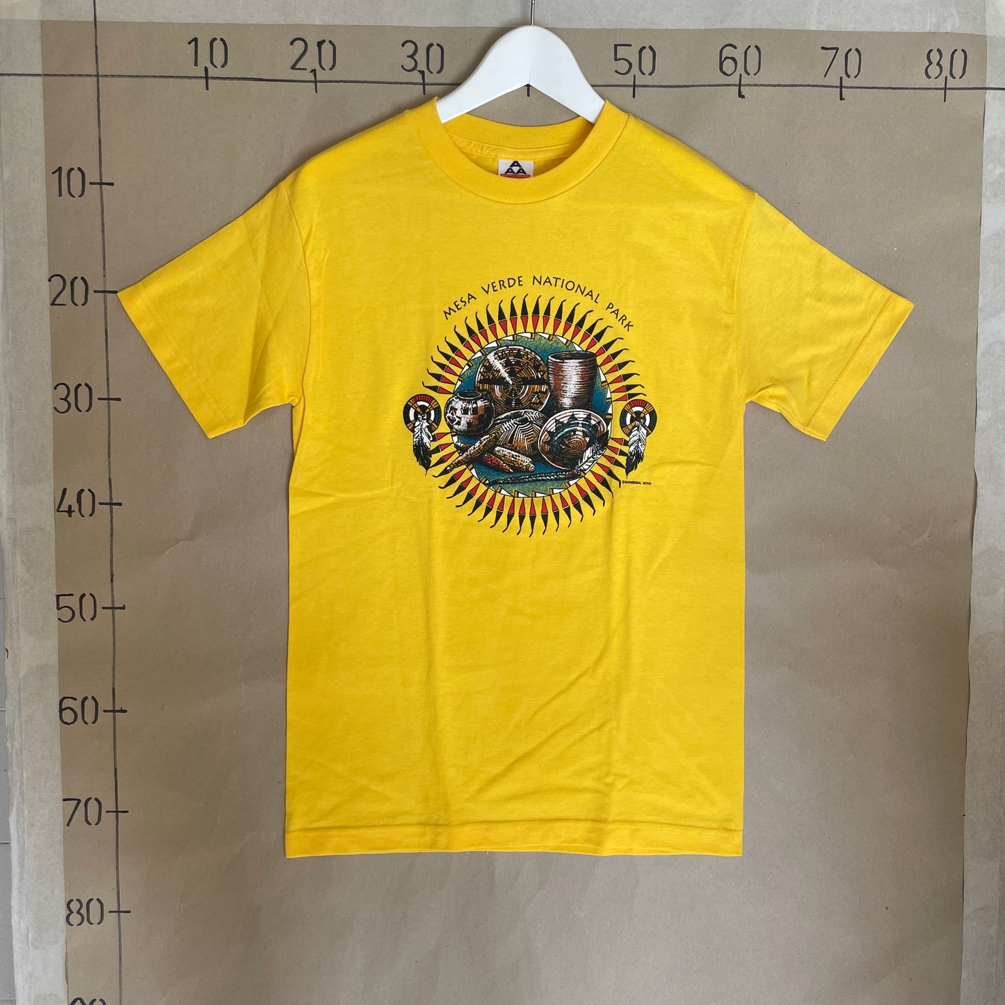 Gul Mesa Verde National Park T-Shirt Med Solcirkel Grafik