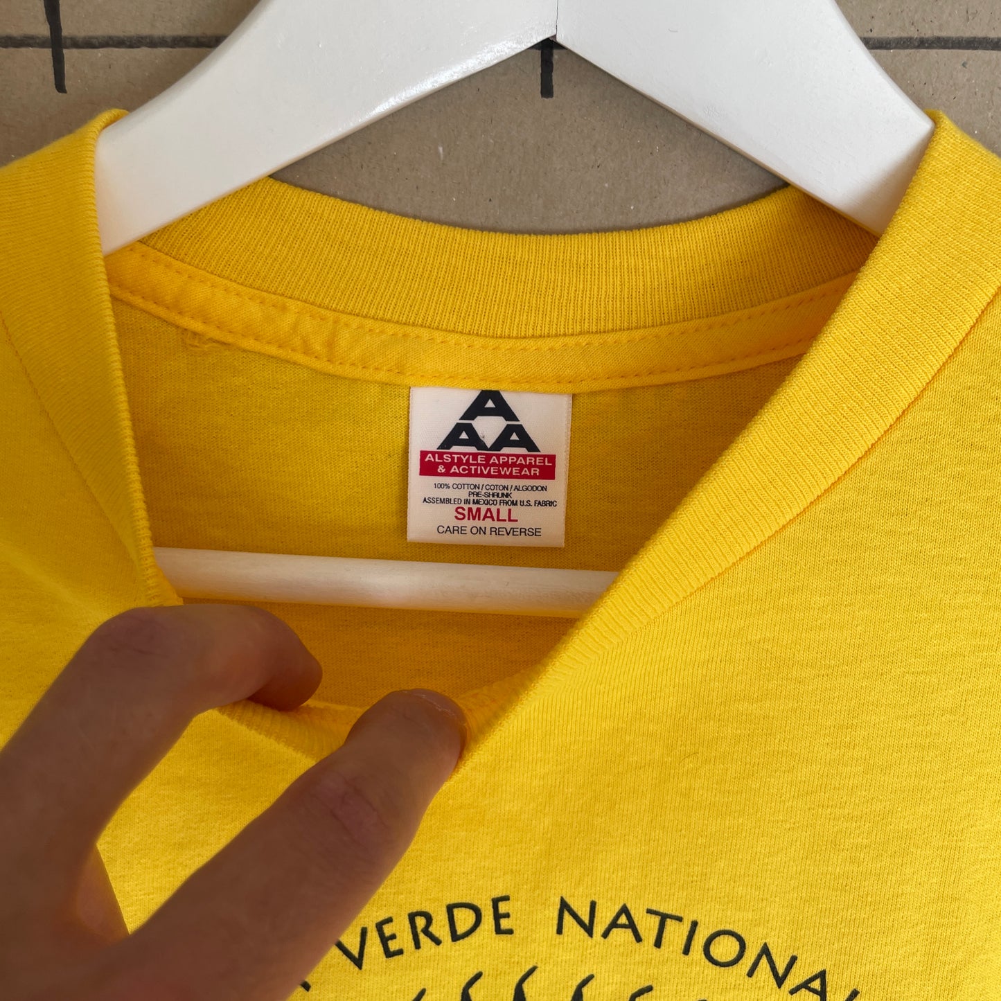 Gul Mesa Verde National Park T-Shirt Med Solcirkel Grafik