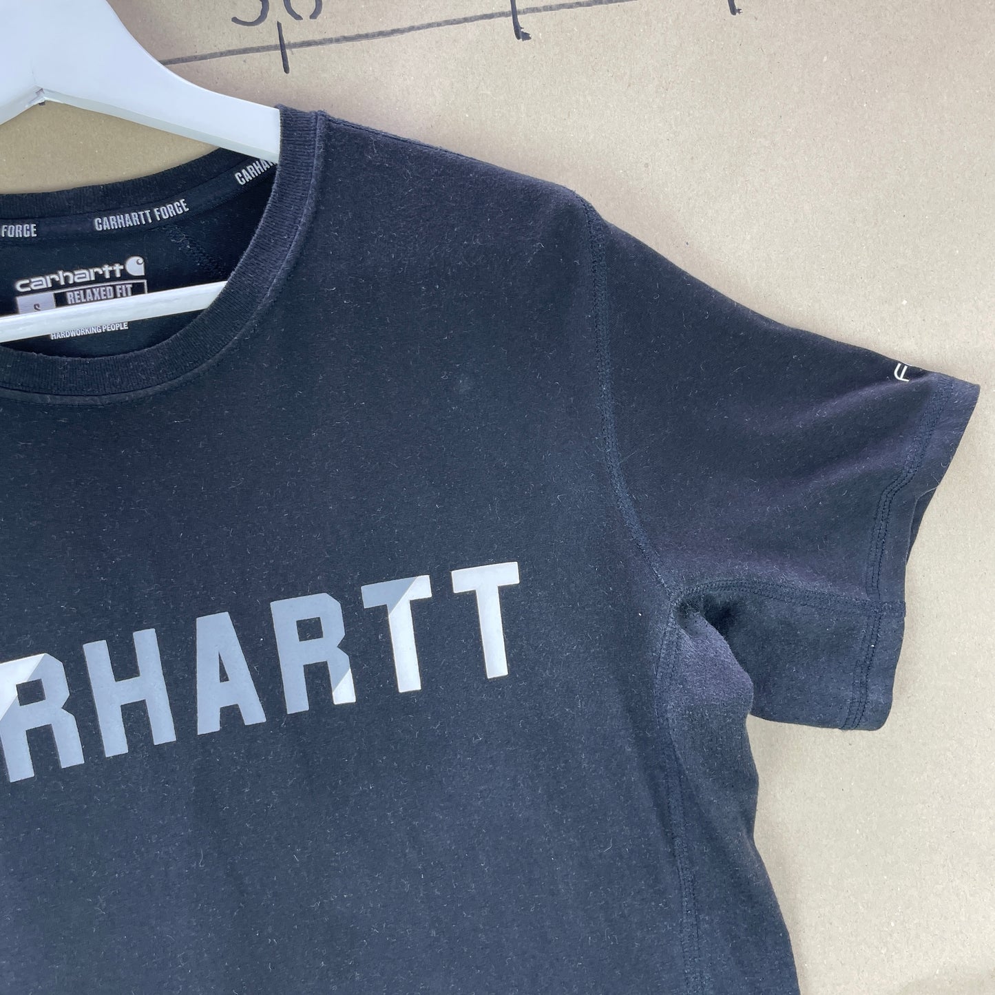 Sort Carhartt Force T-Shirt – Klassisk Streetwear