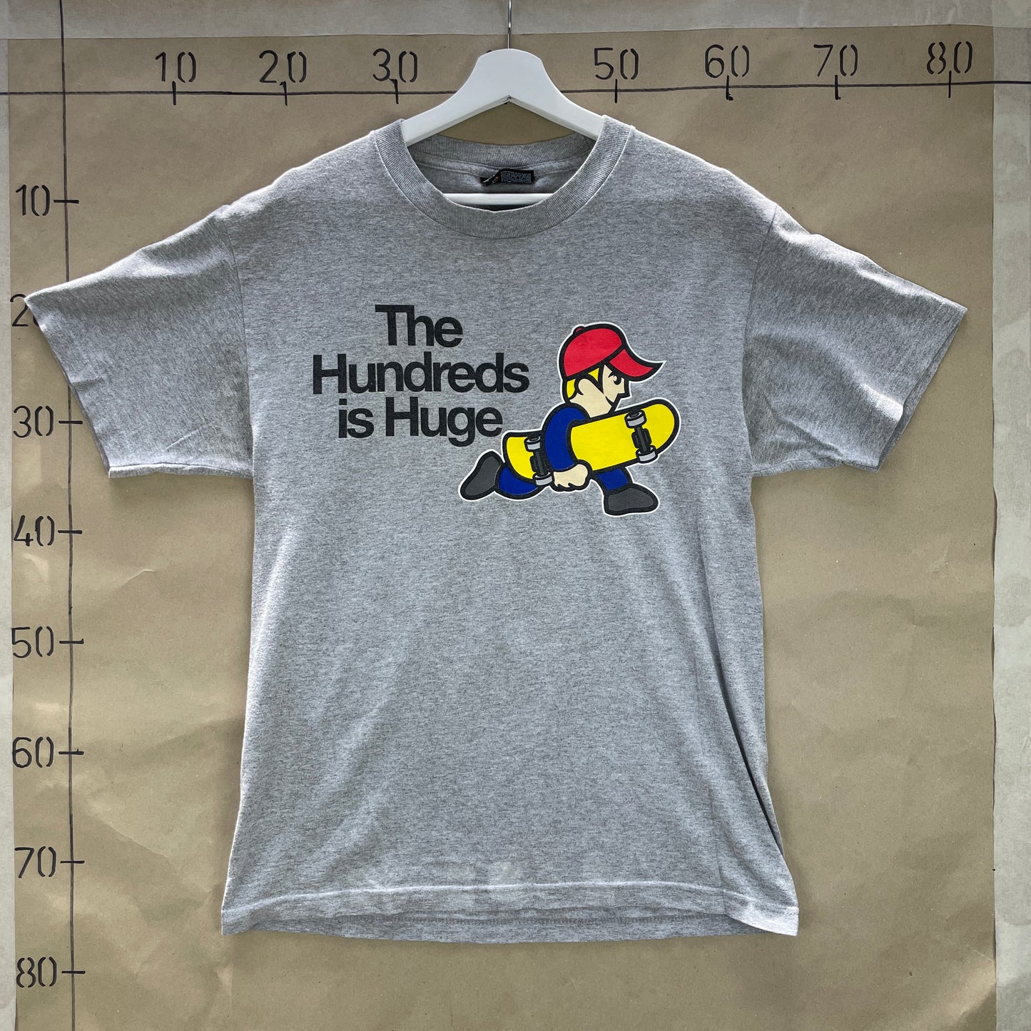 Grå Vintage The Hundreds Skater T-Shirt Med Tegneserieprint