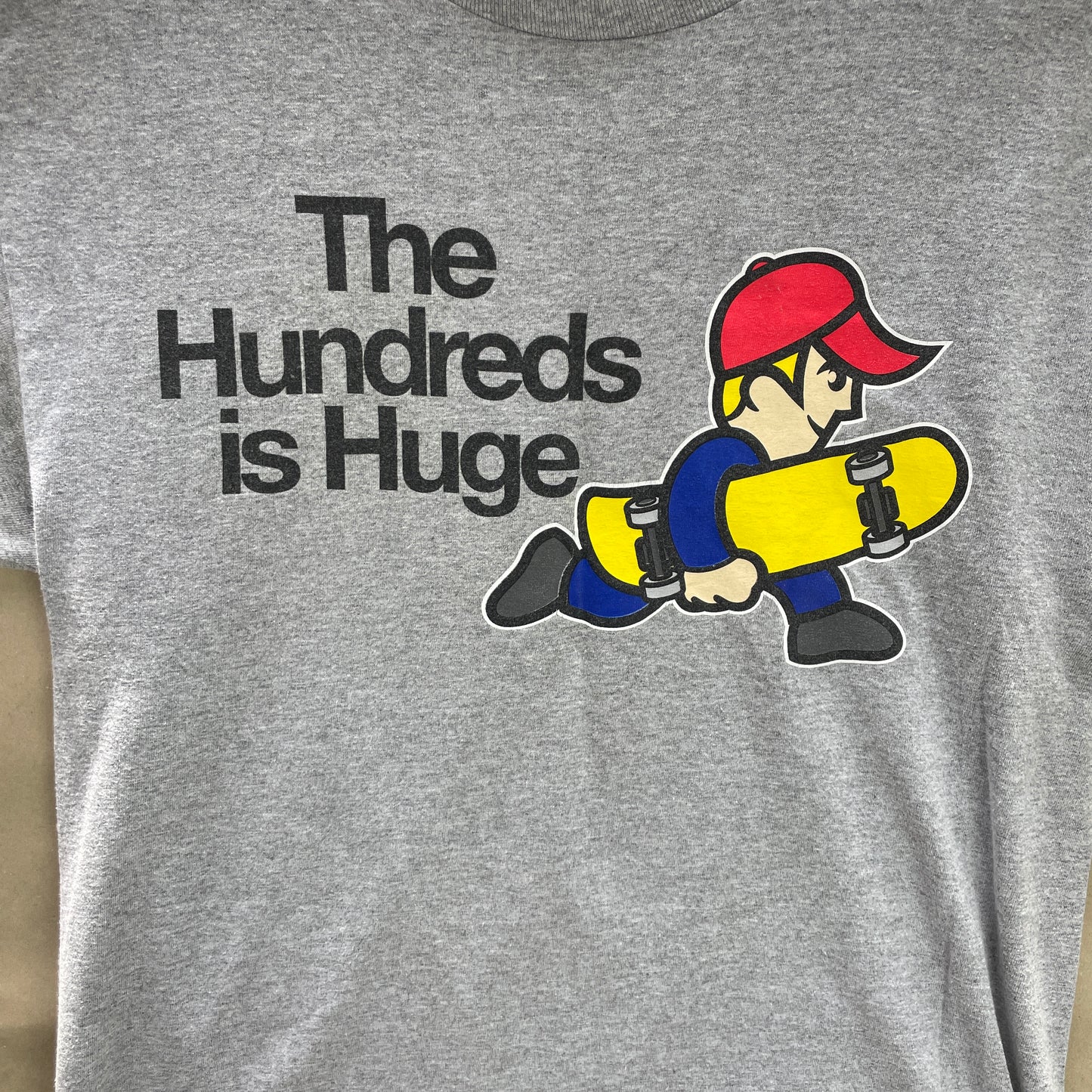 Grå Vintage The Hundreds Skater T-Shirt Med Tegneserieprint