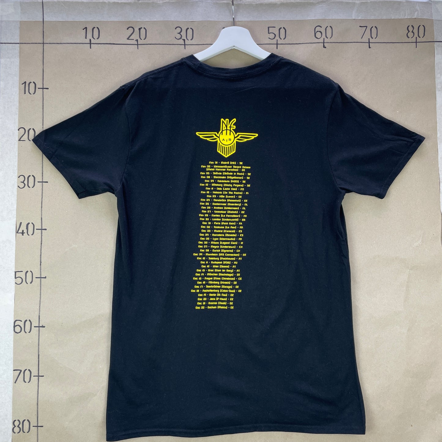 Sort Band T-Shirt Fra The Night Flight Orchestra Med Rumtema Og Tourdatoer
