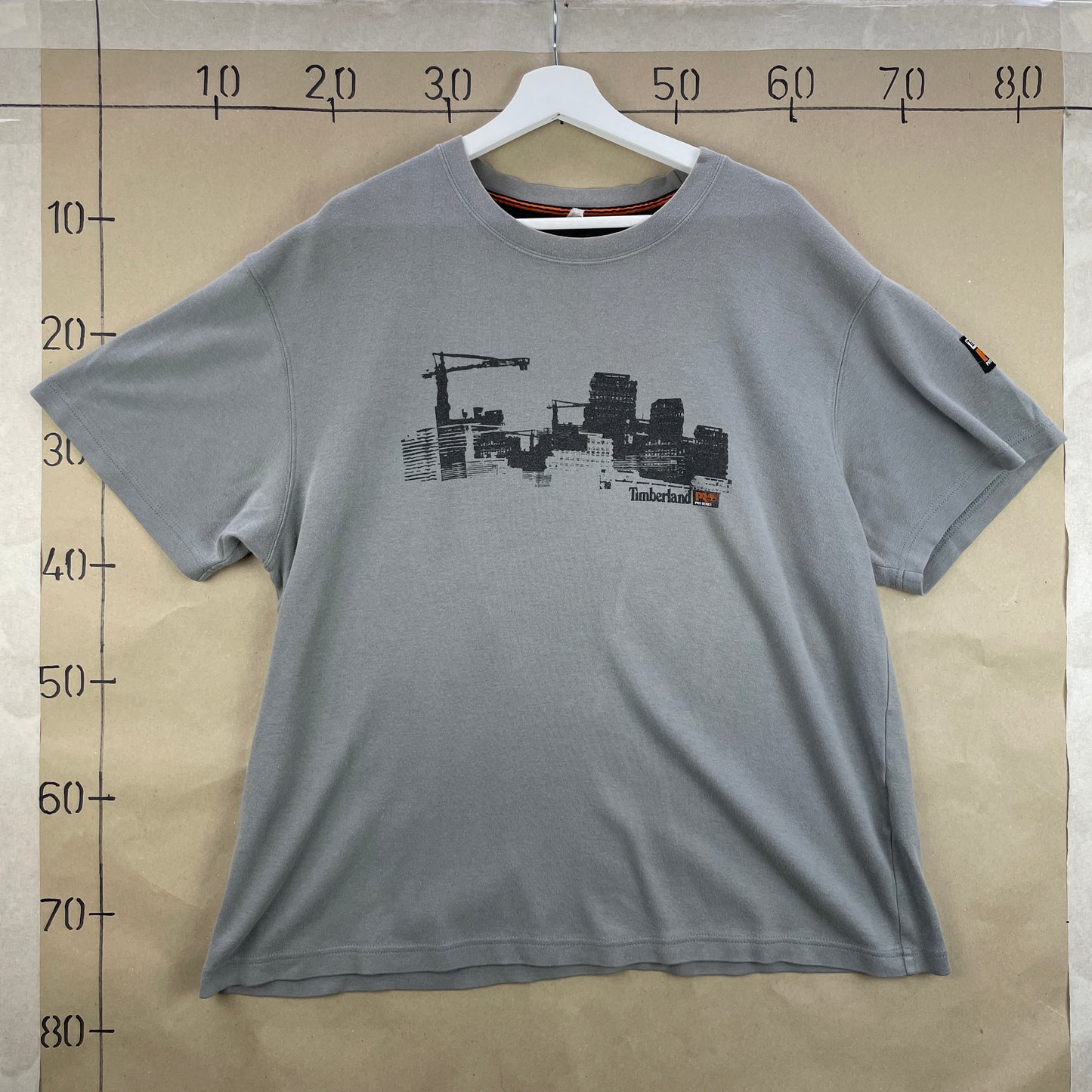 Grå Vintage Timberland Pro Series T-Shirt Med By-Silhuet Print Fra 2000’Erne