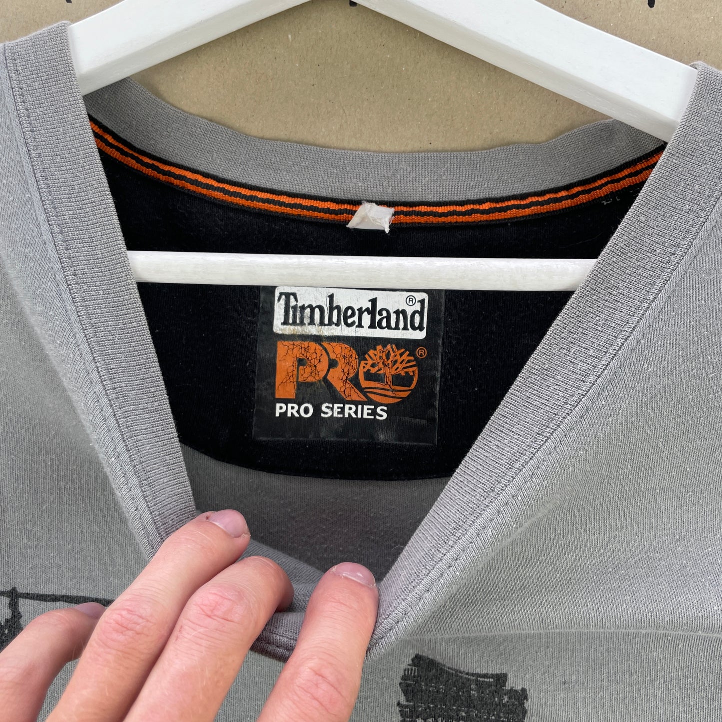 Grå Vintage Timberland Pro Series T-Shirt Med By-Silhuet Print Fra 2000’Erne