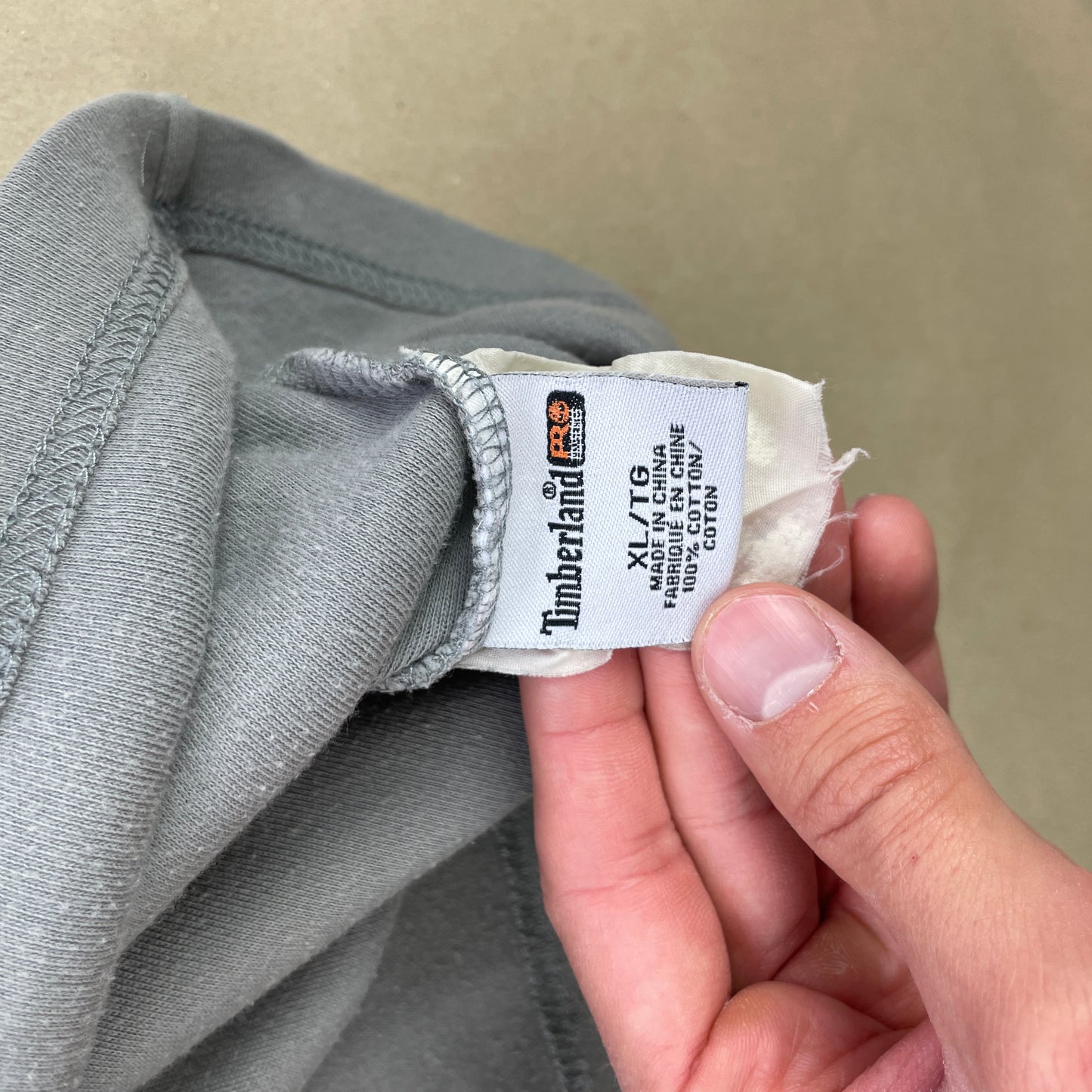 Grå Vintage Timberland Pro Series T-Shirt Med By-Silhuet Print Fra 2000’Erne