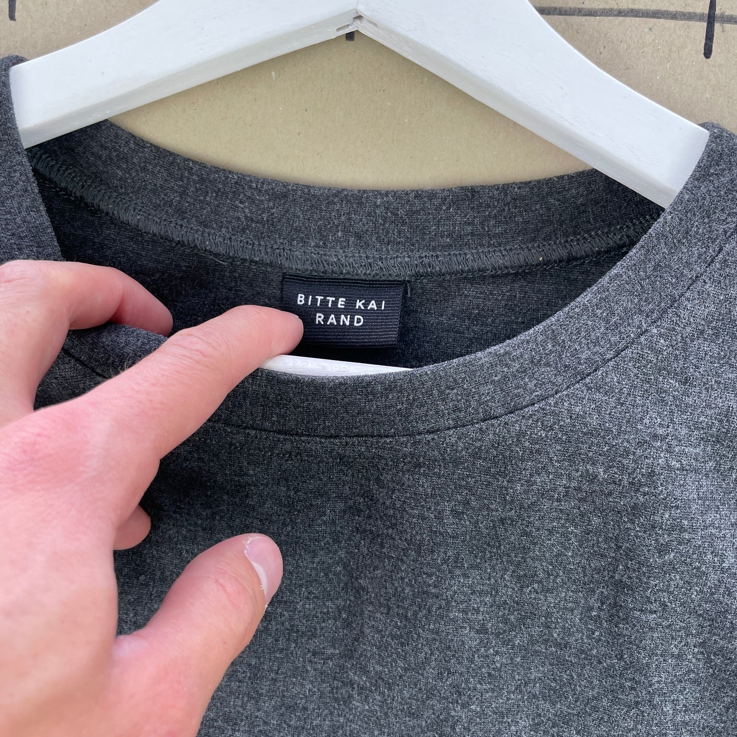 Grå Bitte Kai Rand Sweatshirt I Minimalistisk Design