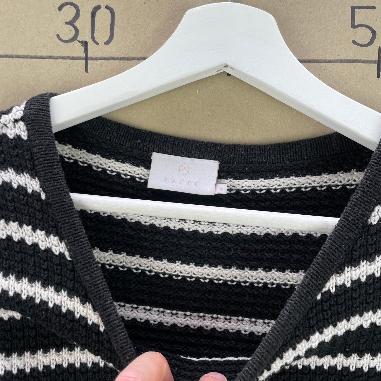 Kaffe Sort Og Hvid Stribet Striktrøje I Bomuldsblend