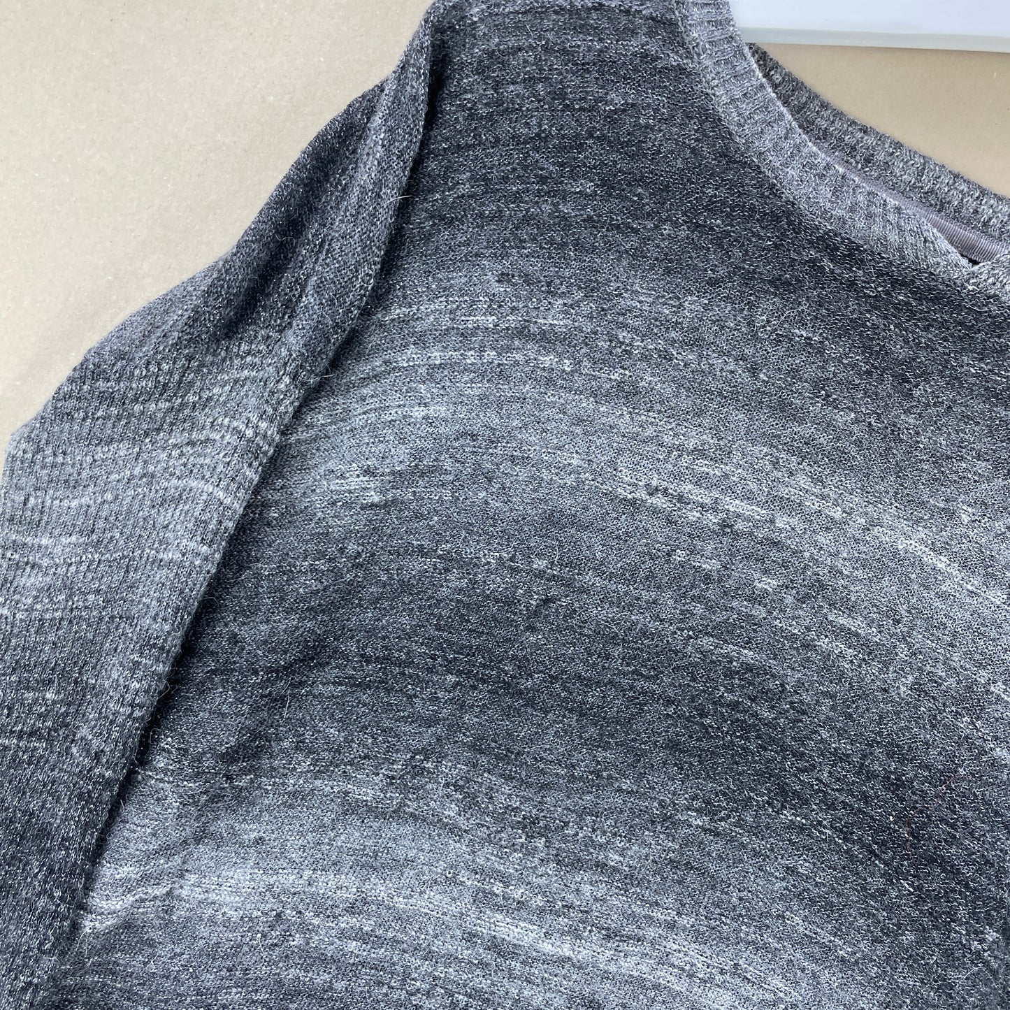 Style Butler Grå Striktrøje Med Uld Og Alpaka Med Blød Gradient Look