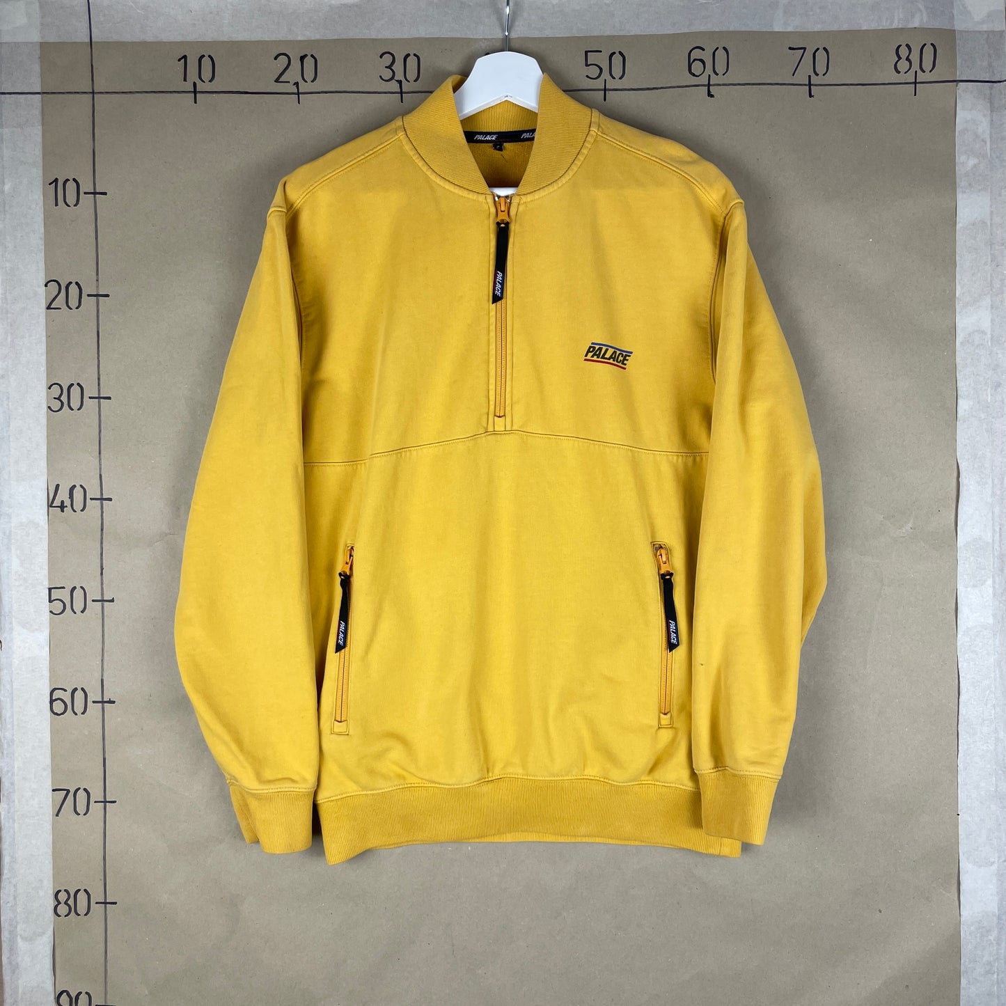 Palace Gul Half Zip Sweatshirt Streetwear Stil