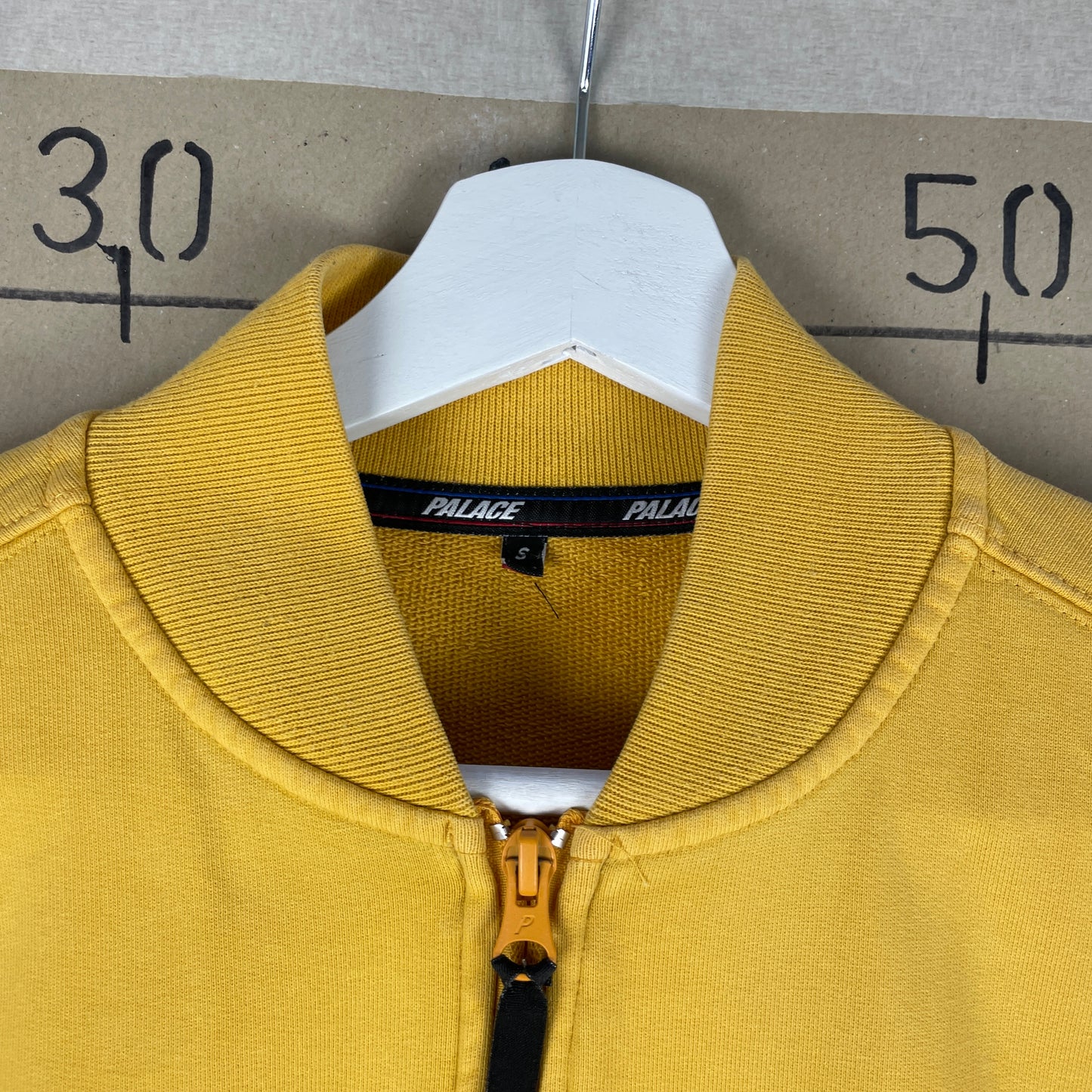 Palace Gul Half Zip Sweatshirt Streetwear Stil