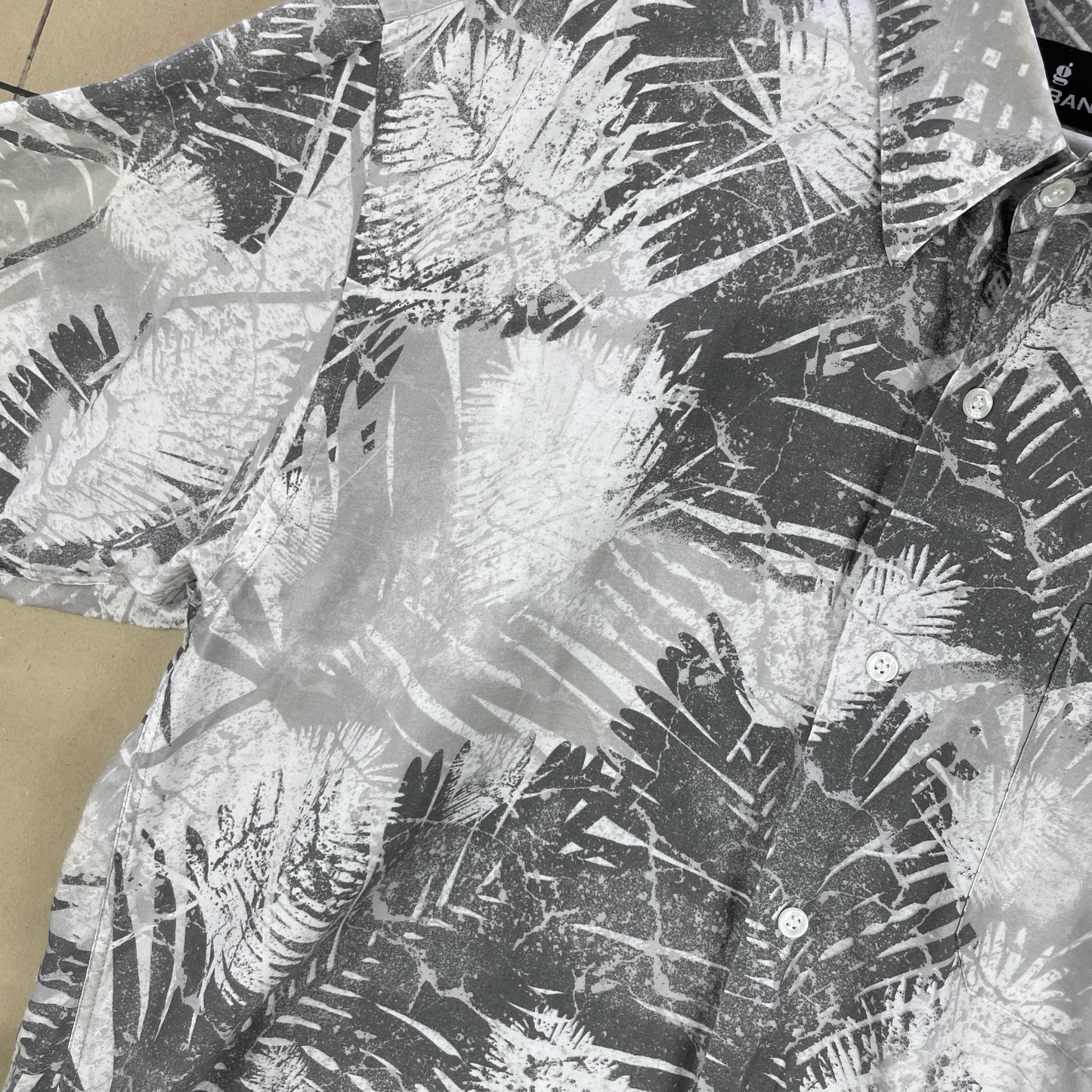 Grå Mønstret Hawaii-Skjorte Fra Garbang