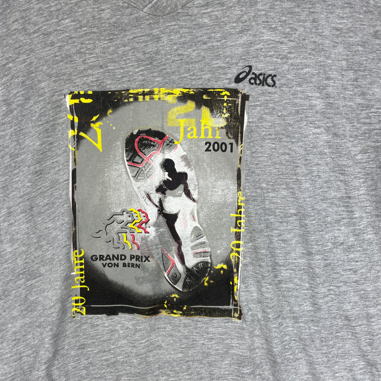 Grå Asics Grand Prix 2001 T-Shirt – Sporty Vintage Look