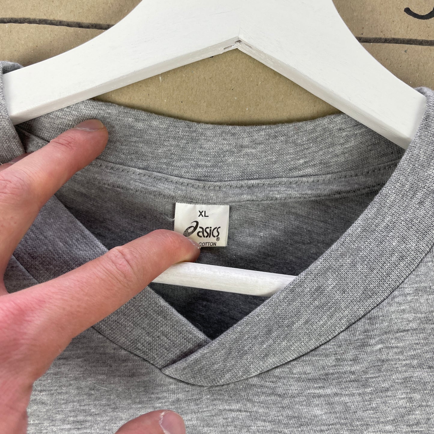 Grå Asics Grand Prix 2001 T-Shirt – Sporty Vintage Look