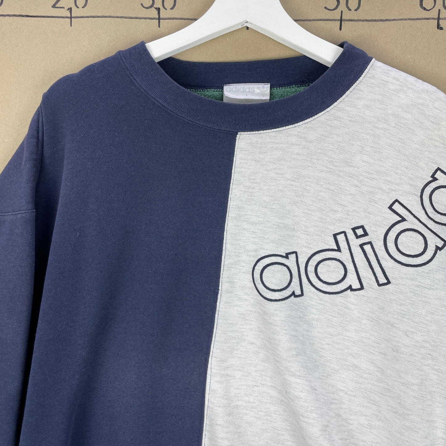 Vintage Navy Og Grå Adidas Sweatshirt – Unikt Delt Design