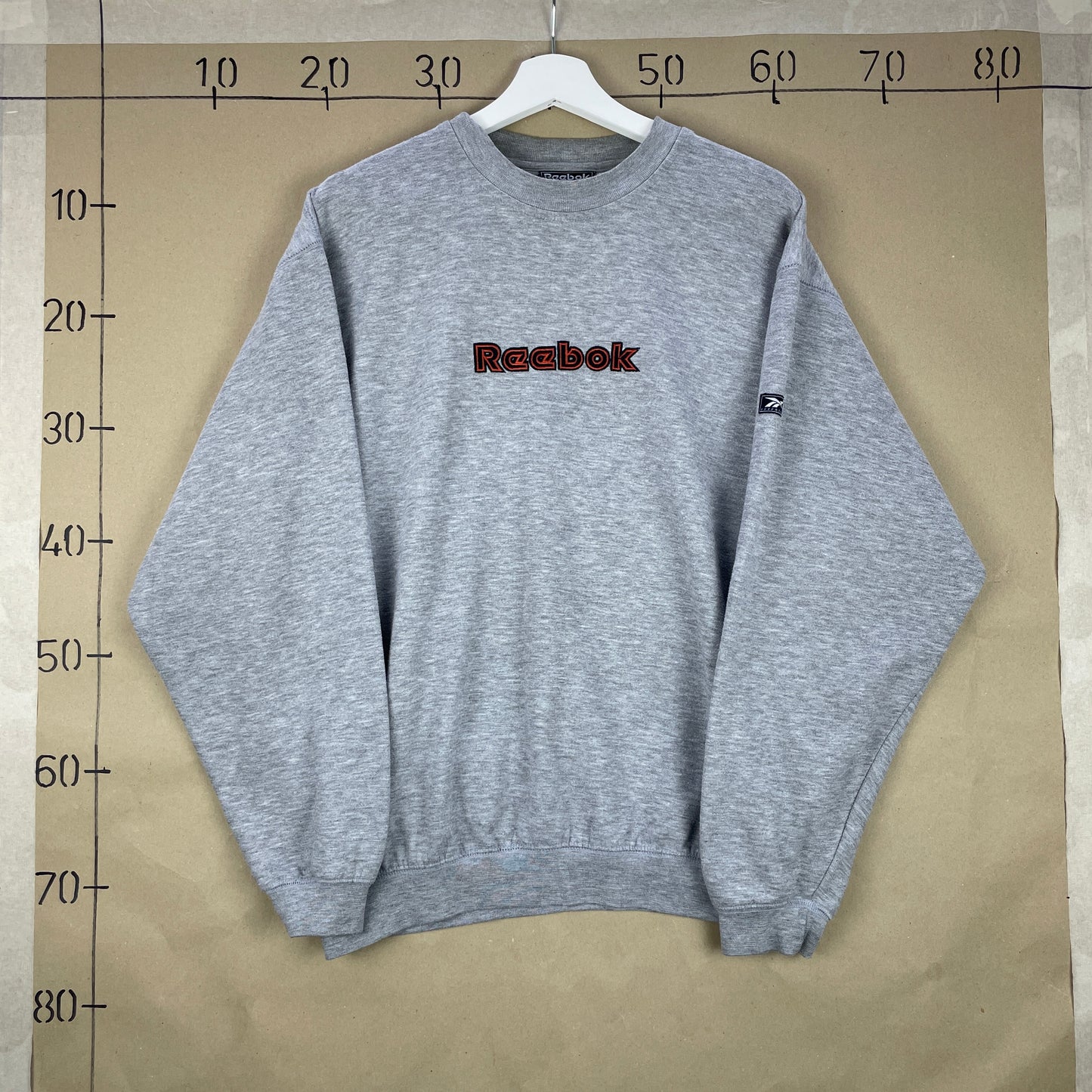 Grå Reebok Essentials Sweatshirt – 90’er Sportswear Vibe