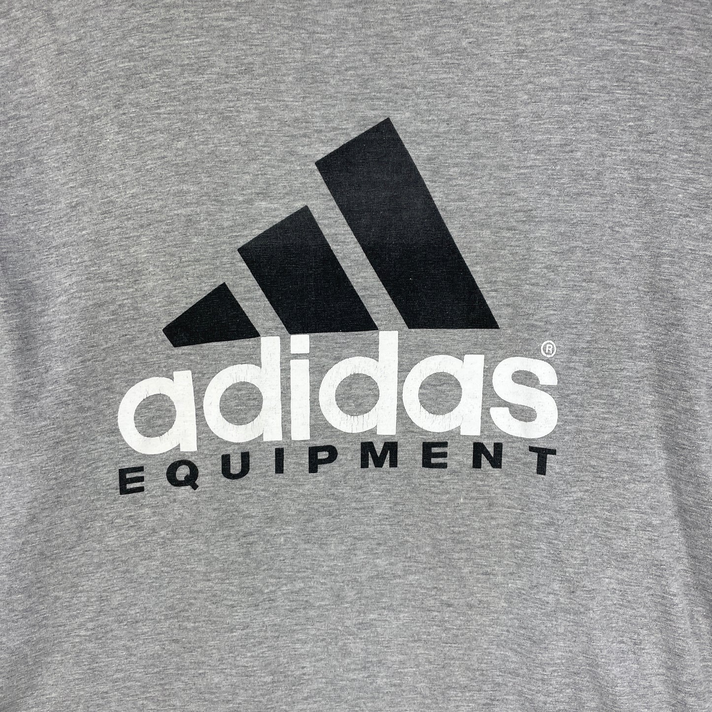 Grå Adidas Equipment T-Shirt – Klassisk 90er Sportsstil
