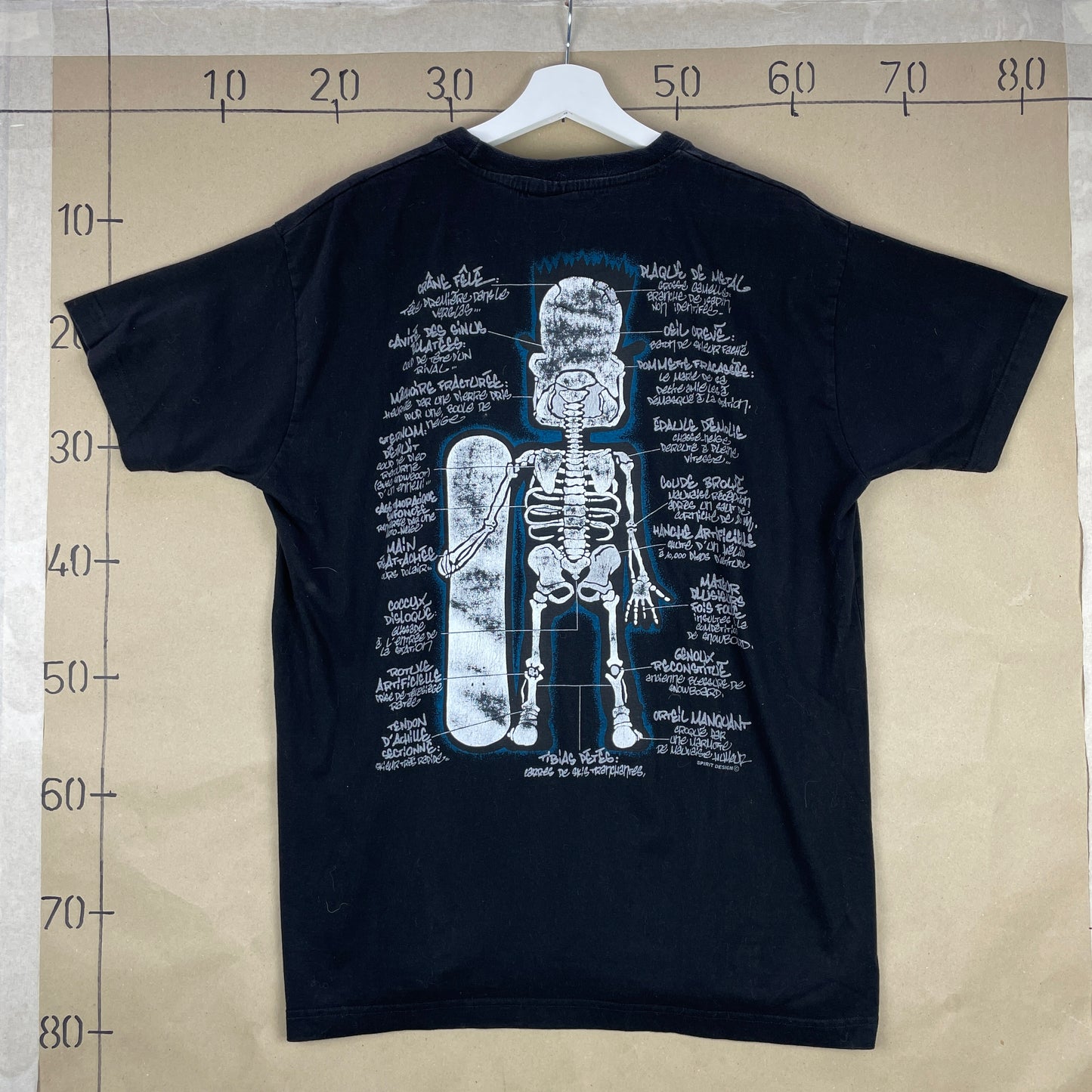 Sort Spirit Skeleton Snowboard T-Shirt – Hardcore Snowboarder Grafik