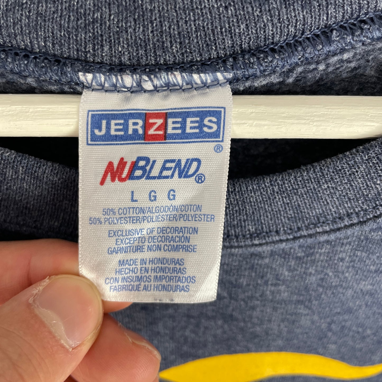 Blå Vintage Valley Lutheran Lady Chargers Basketball Sweatshirt